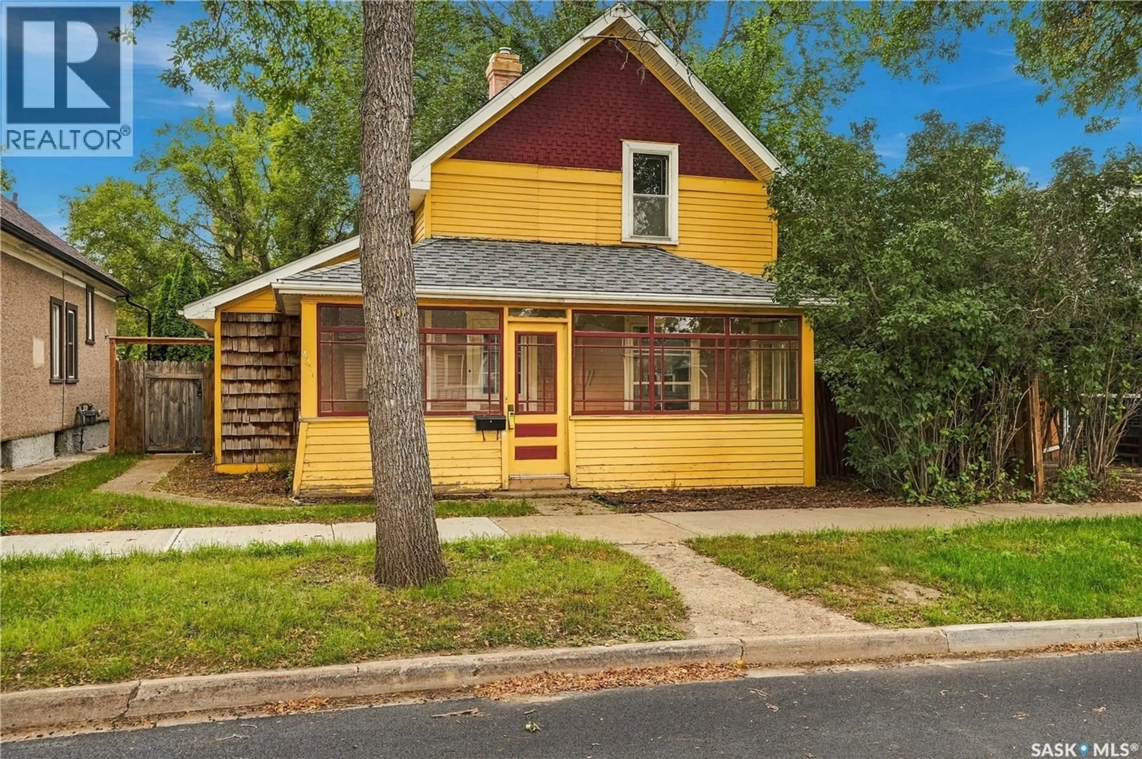 Home with vinyl exterior material, street for 447 DUFFIELD STREET, Moose Jaw Saskatchewan S6H5H7