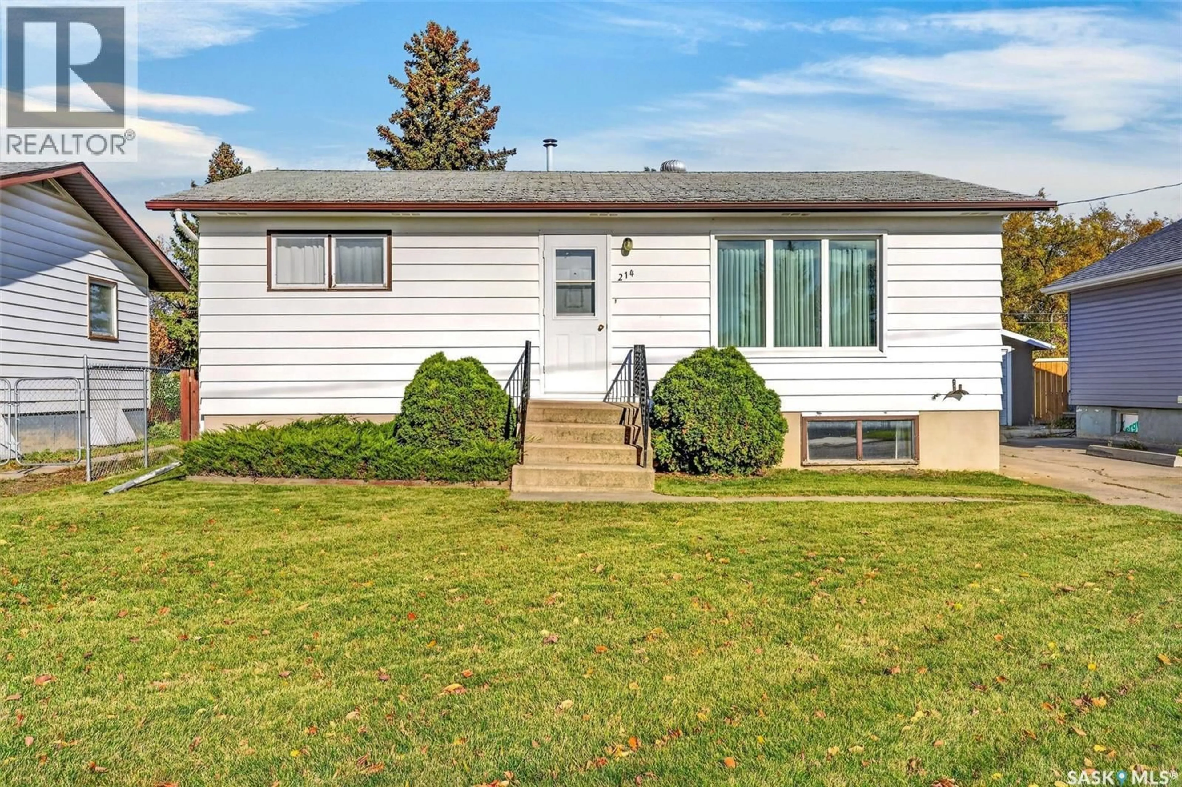 Home with vinyl exterior material, unknown for 214 BURNS AVENUE, Melfort Saskatchewan S0E1A0
