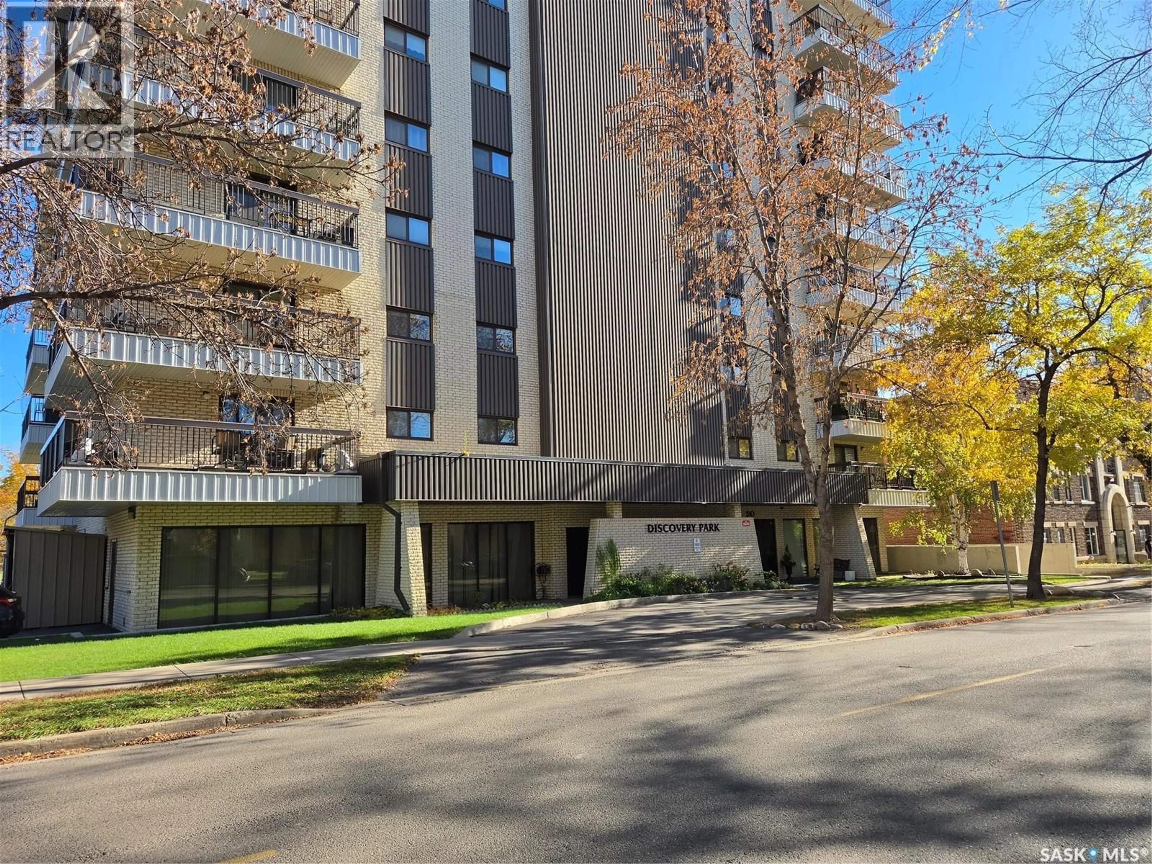 Indoor foyer for 510 - 801 5TH AVENUE, Saskatoon Saskatchewan S7K2R2