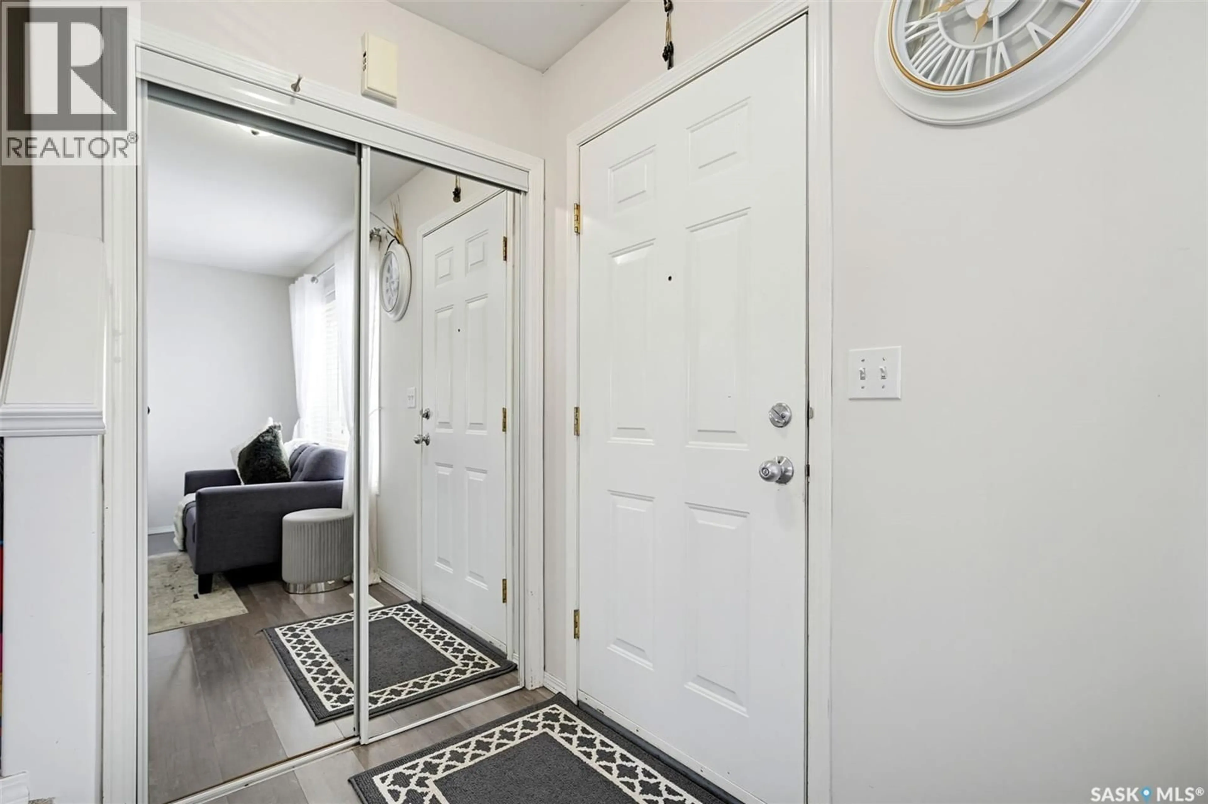 Indoor entryway for 815 - 145 KRISTJANSON ROAD, Saskatoon Saskatchewan S7S1M6