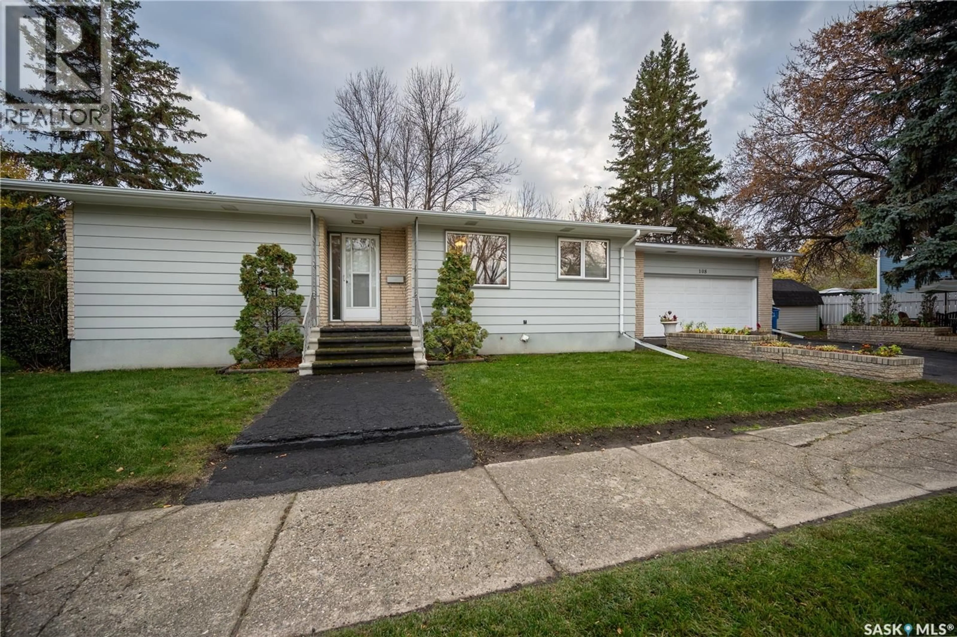 Home with vinyl exterior material, street for 108 TUPPER AVENUE, Yorkton Saskatchewan S3N1L4