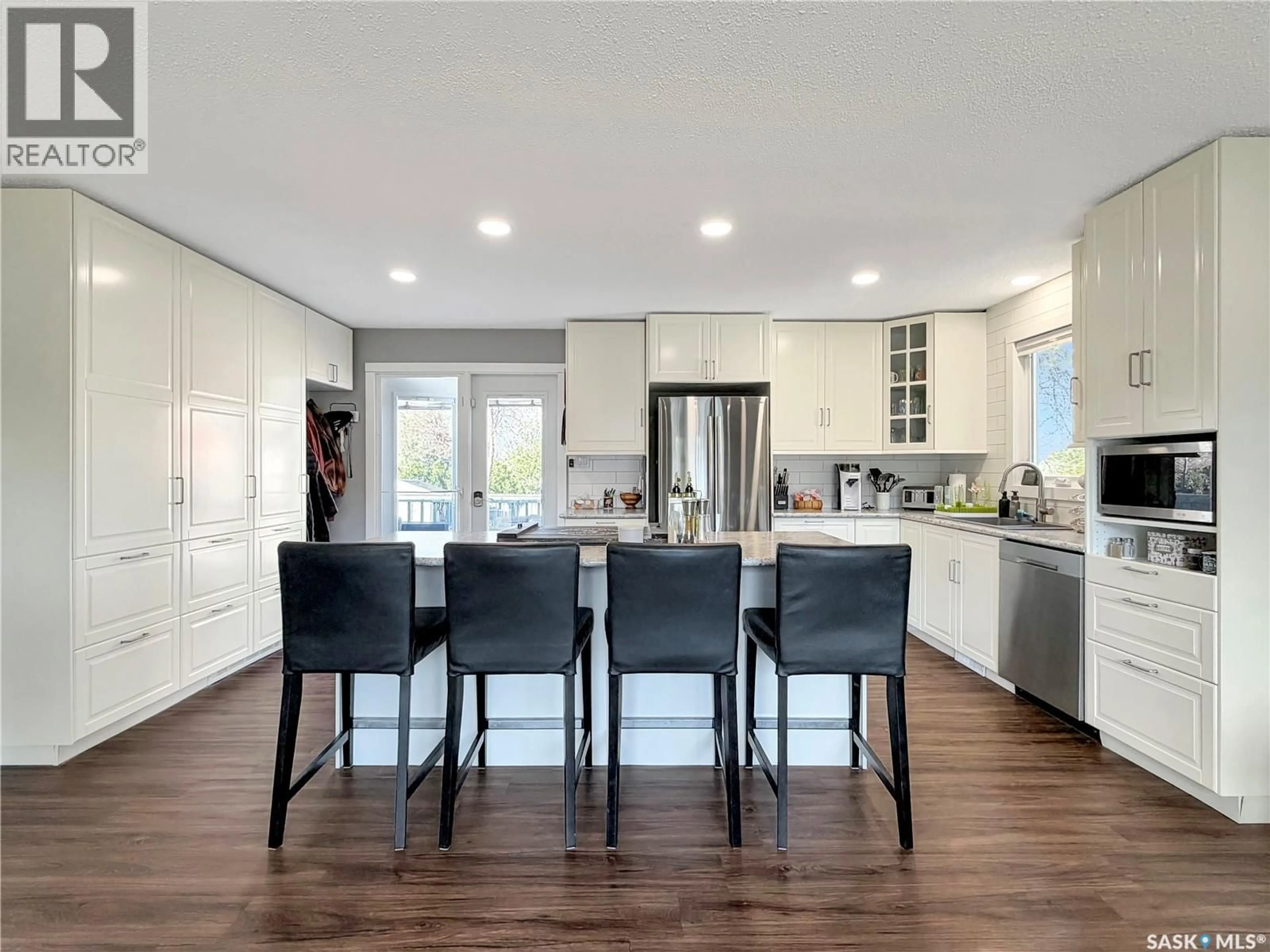 Open concept kitchen, unknown for 23 WEAVER CRESCENT, Swift Current Saskatchewan S9H4B8