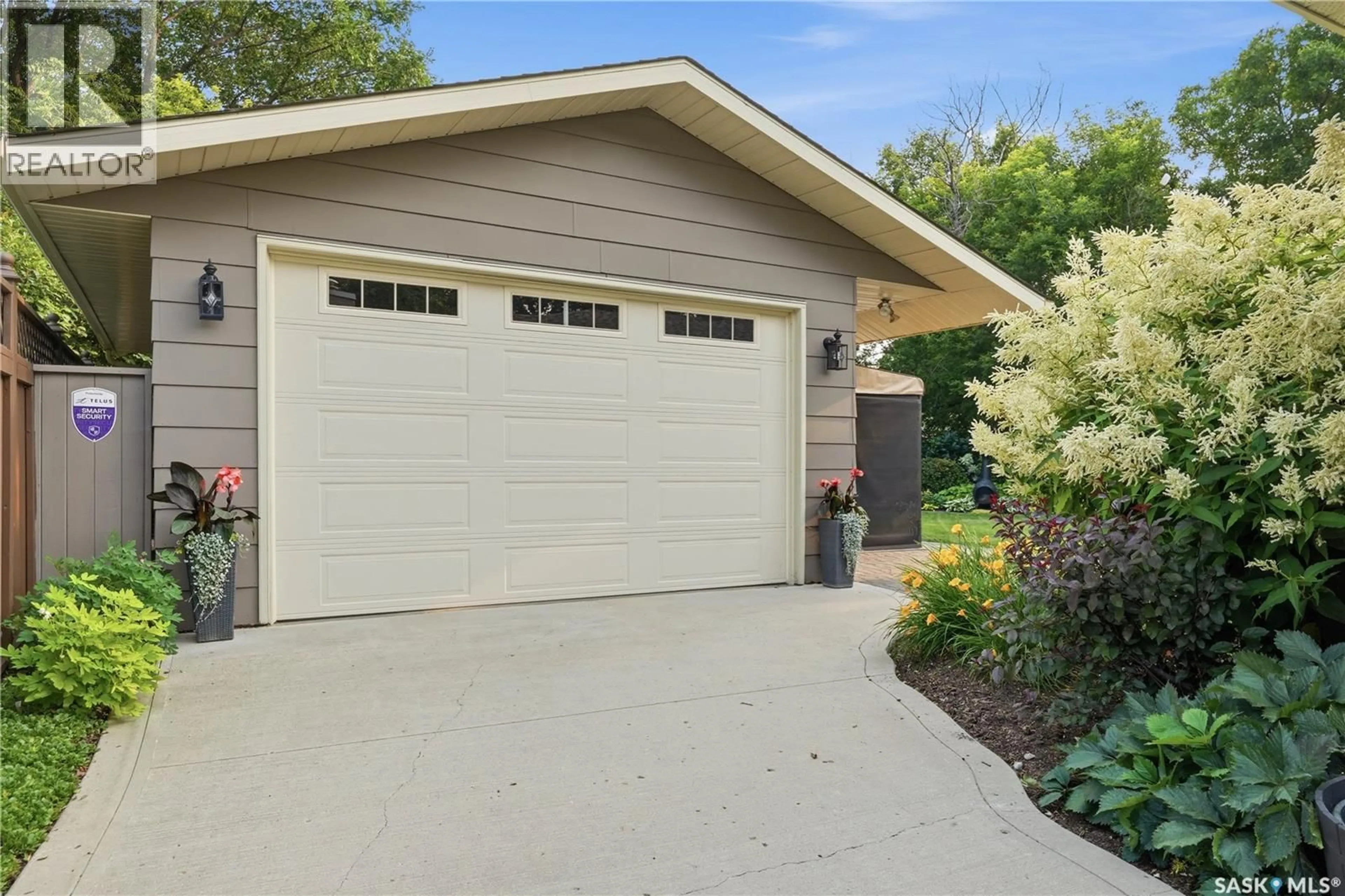 Indoor garage for 139 SUNSET DRIVE, Regina Saskatchewan S4S2S1