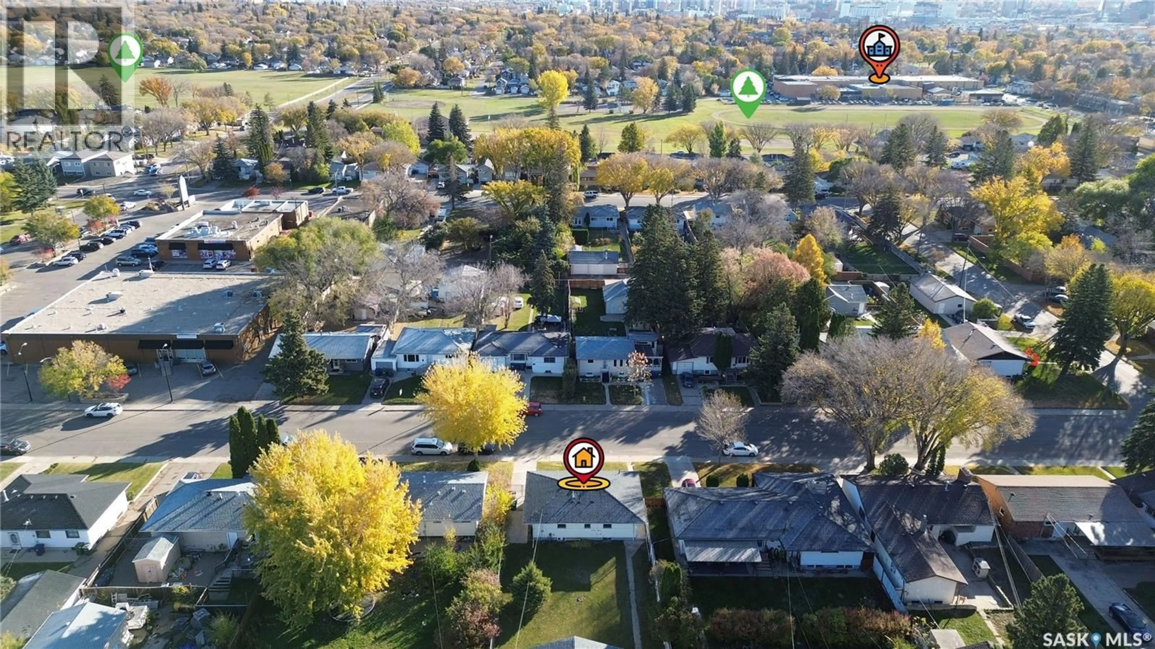 A pic from outside/outdoor area/front of a property/back of a property/a pic from drone, street for 607 Q AVENUE, Saskatoon Saskatchewan S7L2Y2