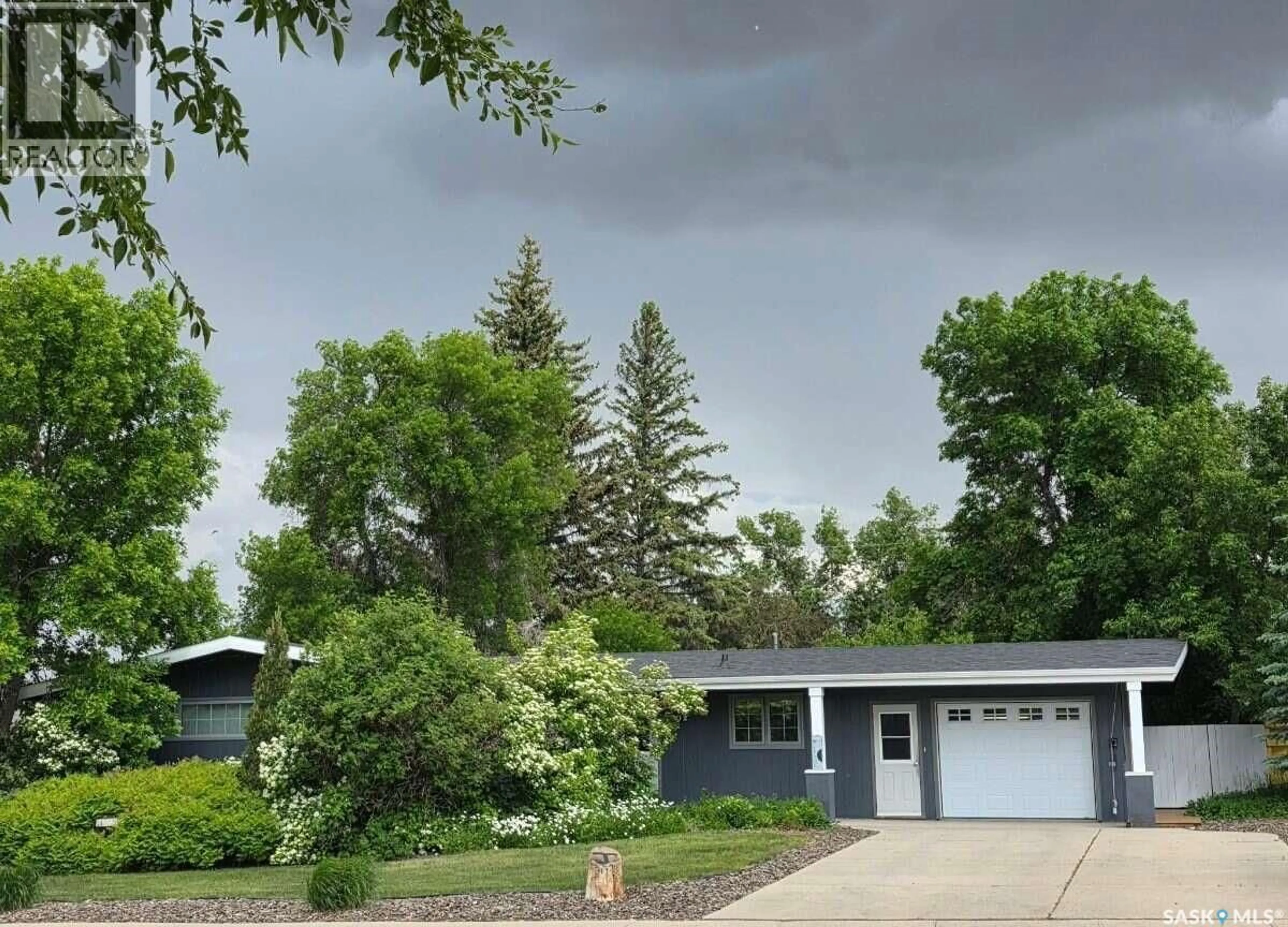 Unknown for 802 2ND STREET, Kindersley Saskatchewan S0L1S0