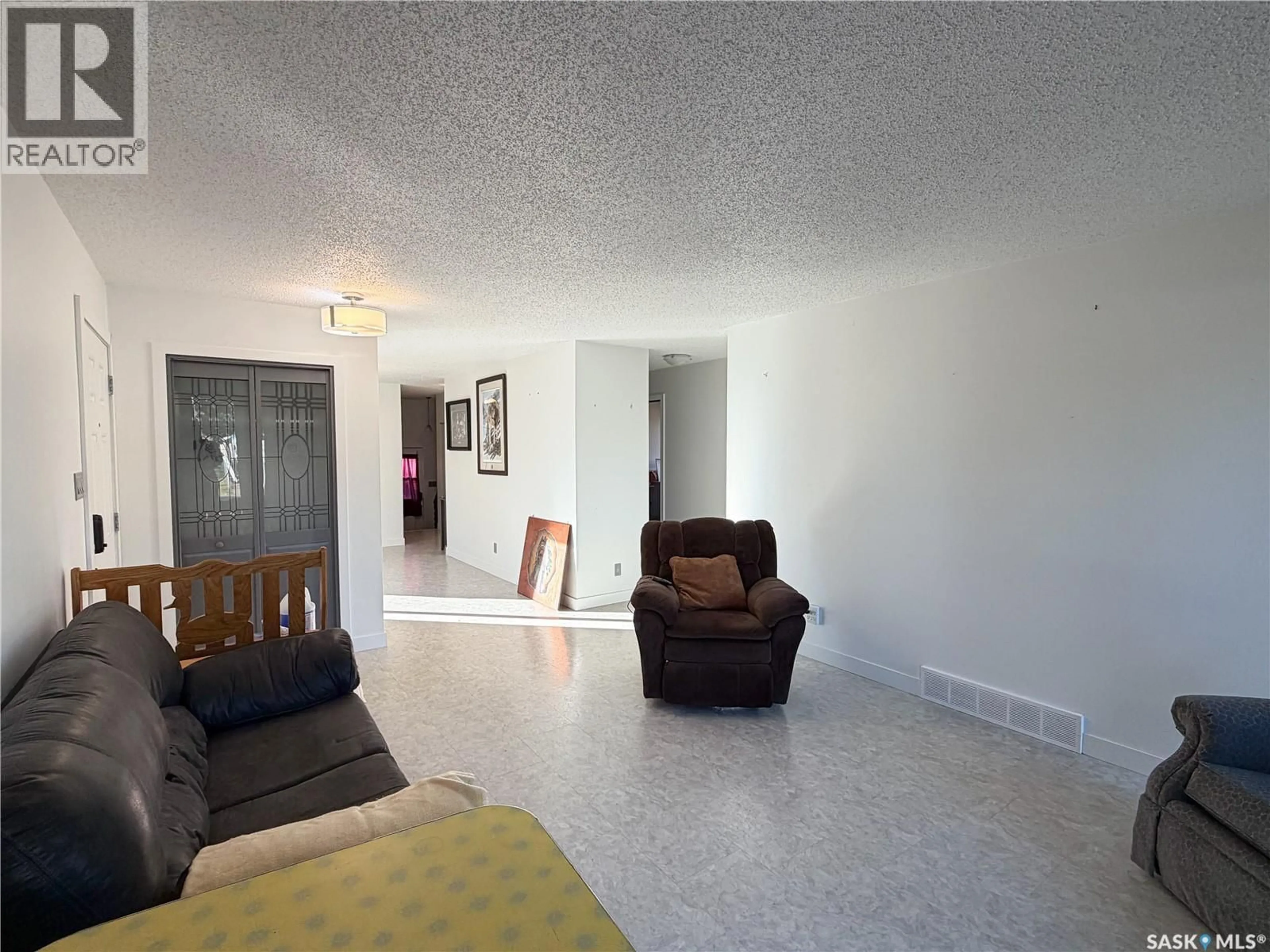 A pic of a room for 64 DUNFIELD CRESCENT, Meadow Lake Saskatchewan S9X1C4