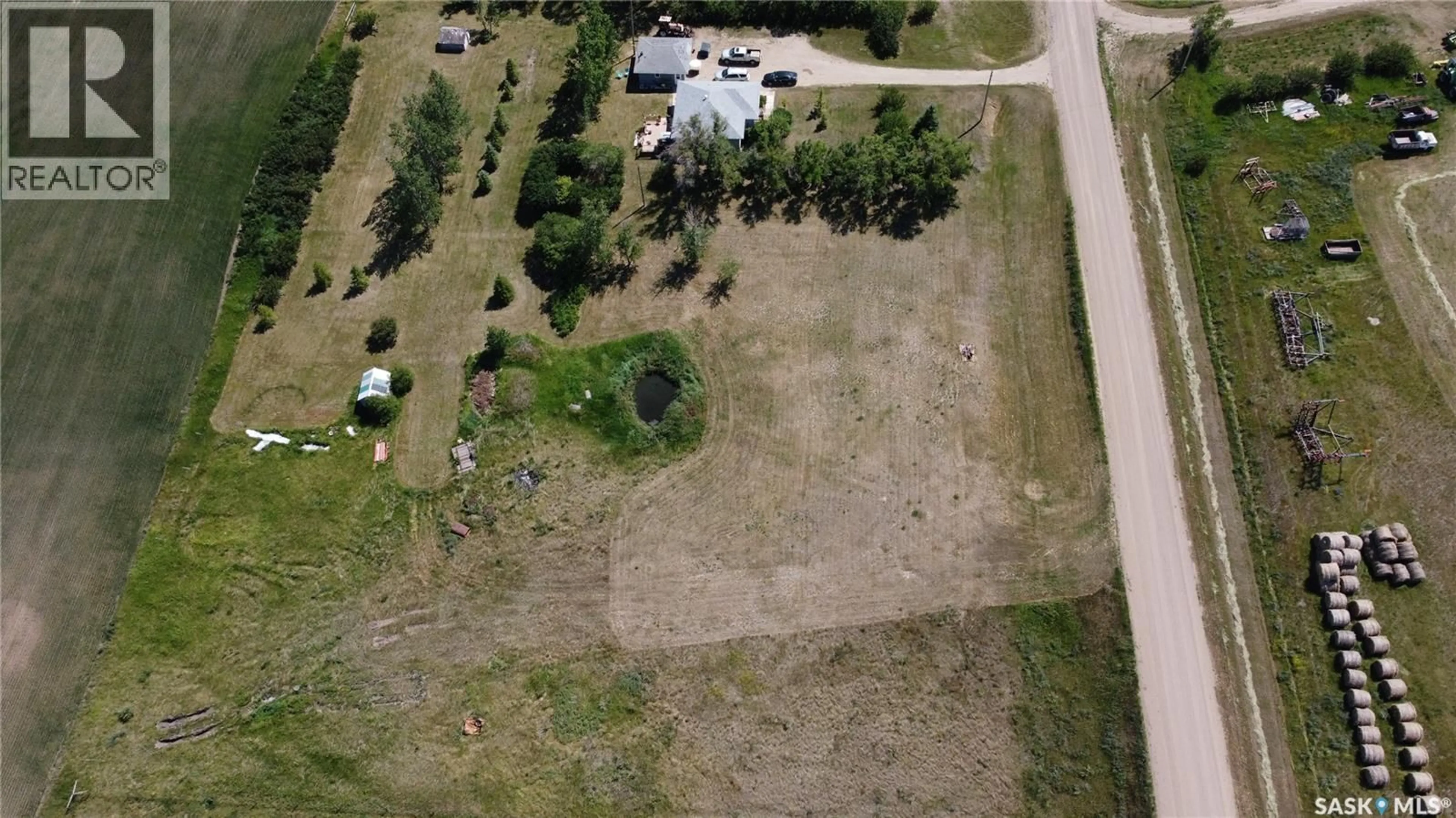 A pic from outside/outdoor area/front of a property/back of a property/a pic from drone, unknown for 645 - 10429 GRID ROAD, Main Centre Saskatchewan S0H2V0