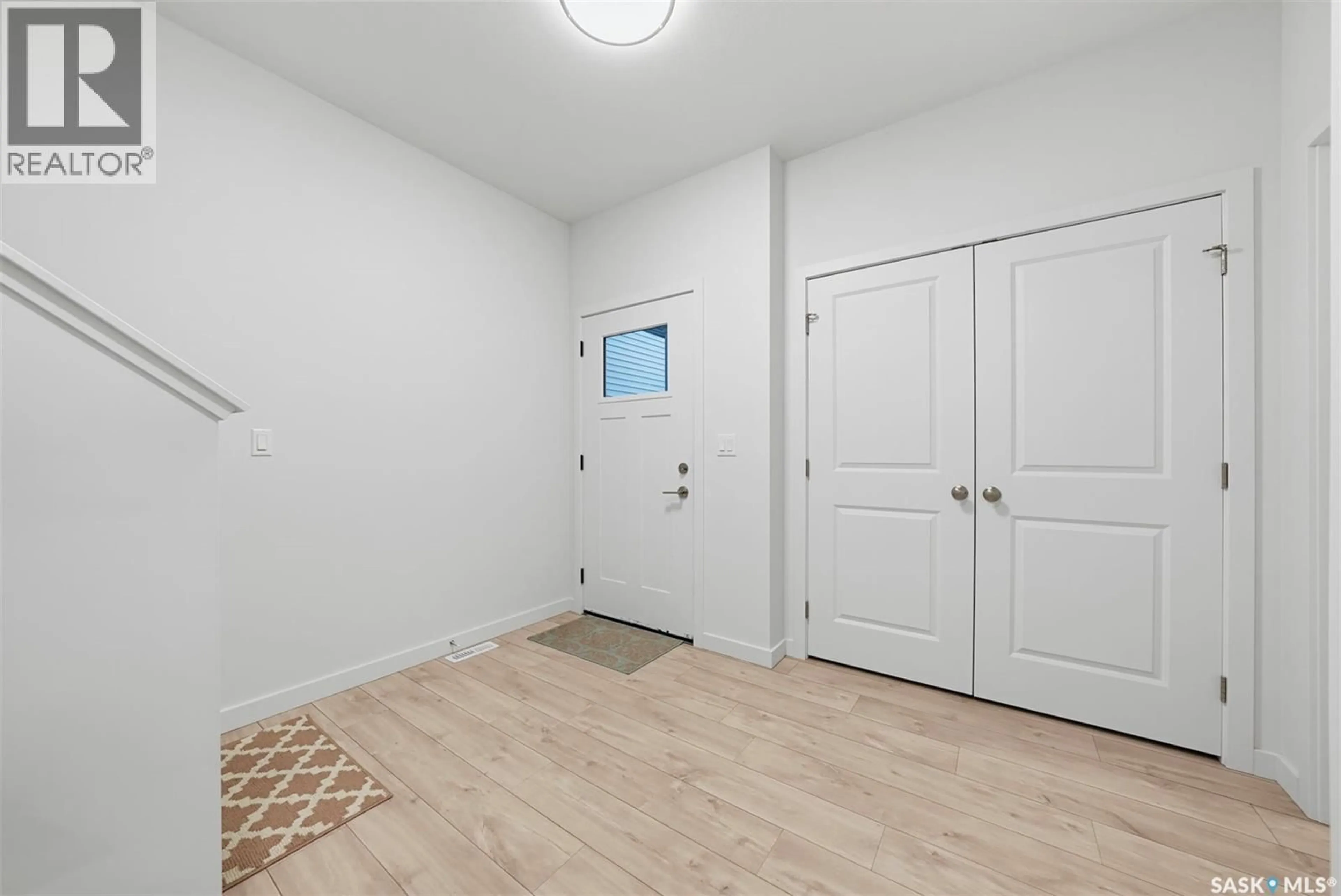 Indoor entryway for 246 KATZ COURT, Saskatoon Saskatchewan S7V1S8