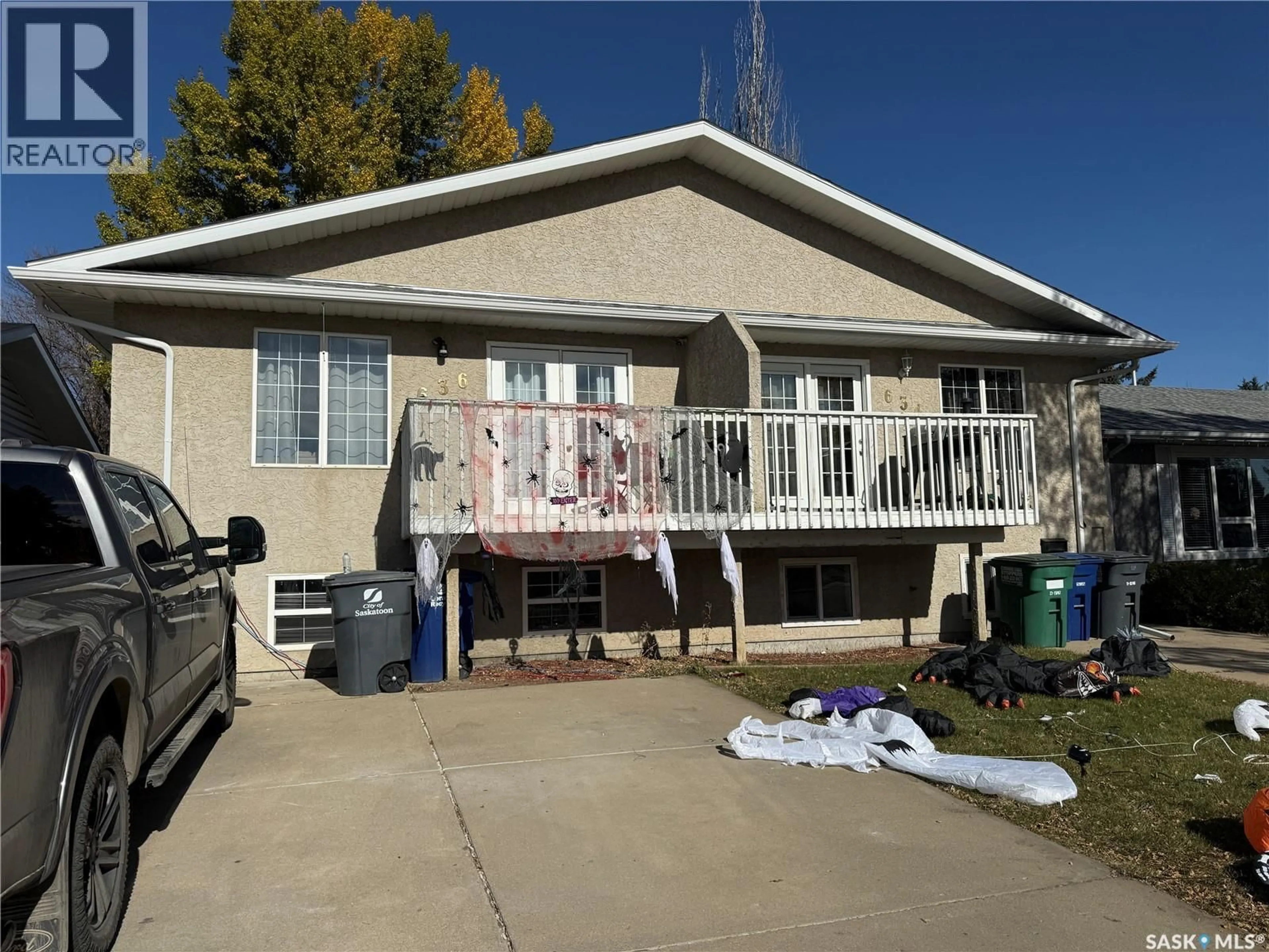 Home with vinyl exterior material, unknown for 634-636 PENDYGRASSE ROAD, Saskatoon Saskatchewan S7M5N2