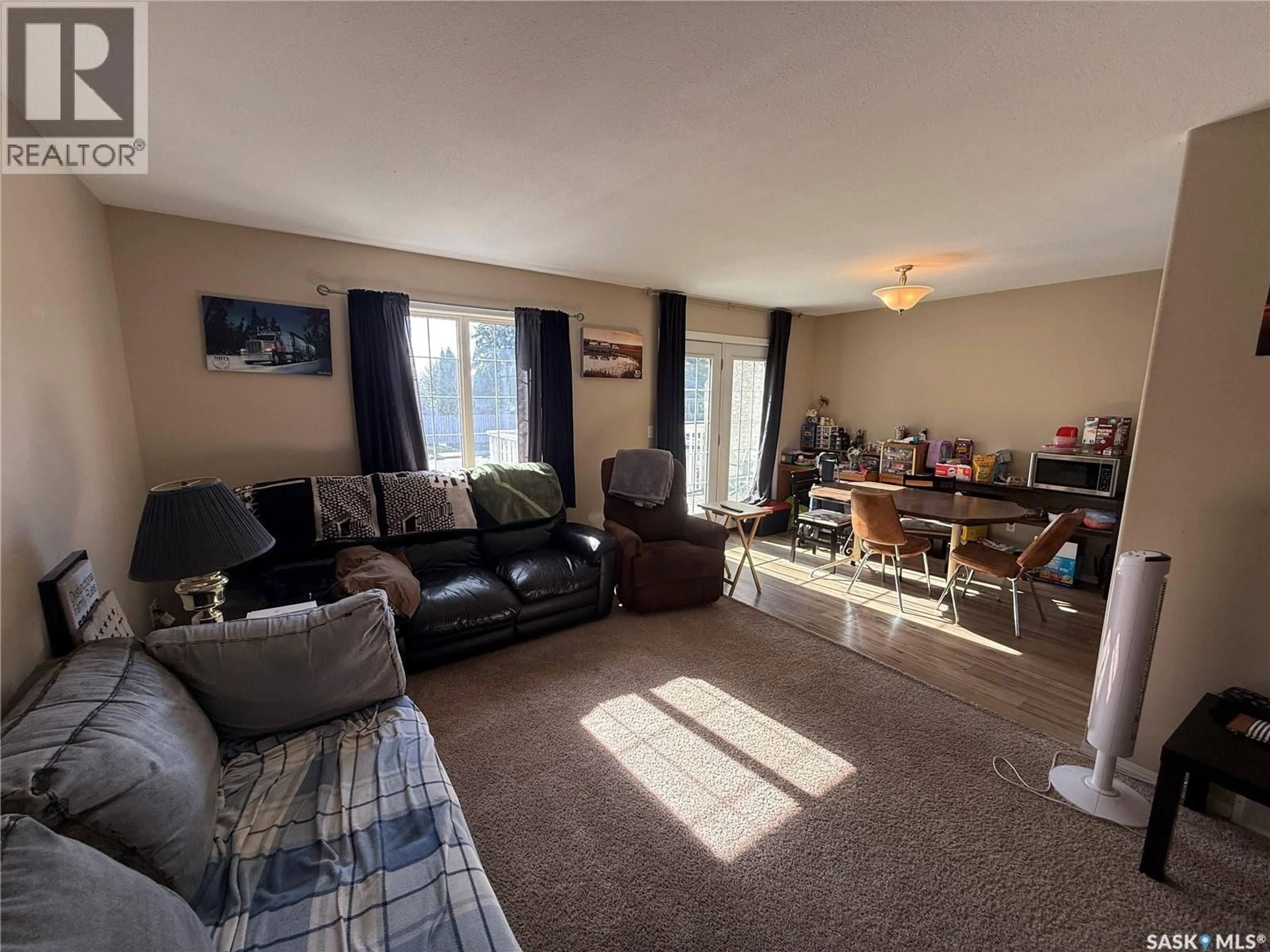 Living room with furniture, unknown for 634-636 PENDYGRASSE ROAD, Saskatoon Saskatchewan S7M5N2