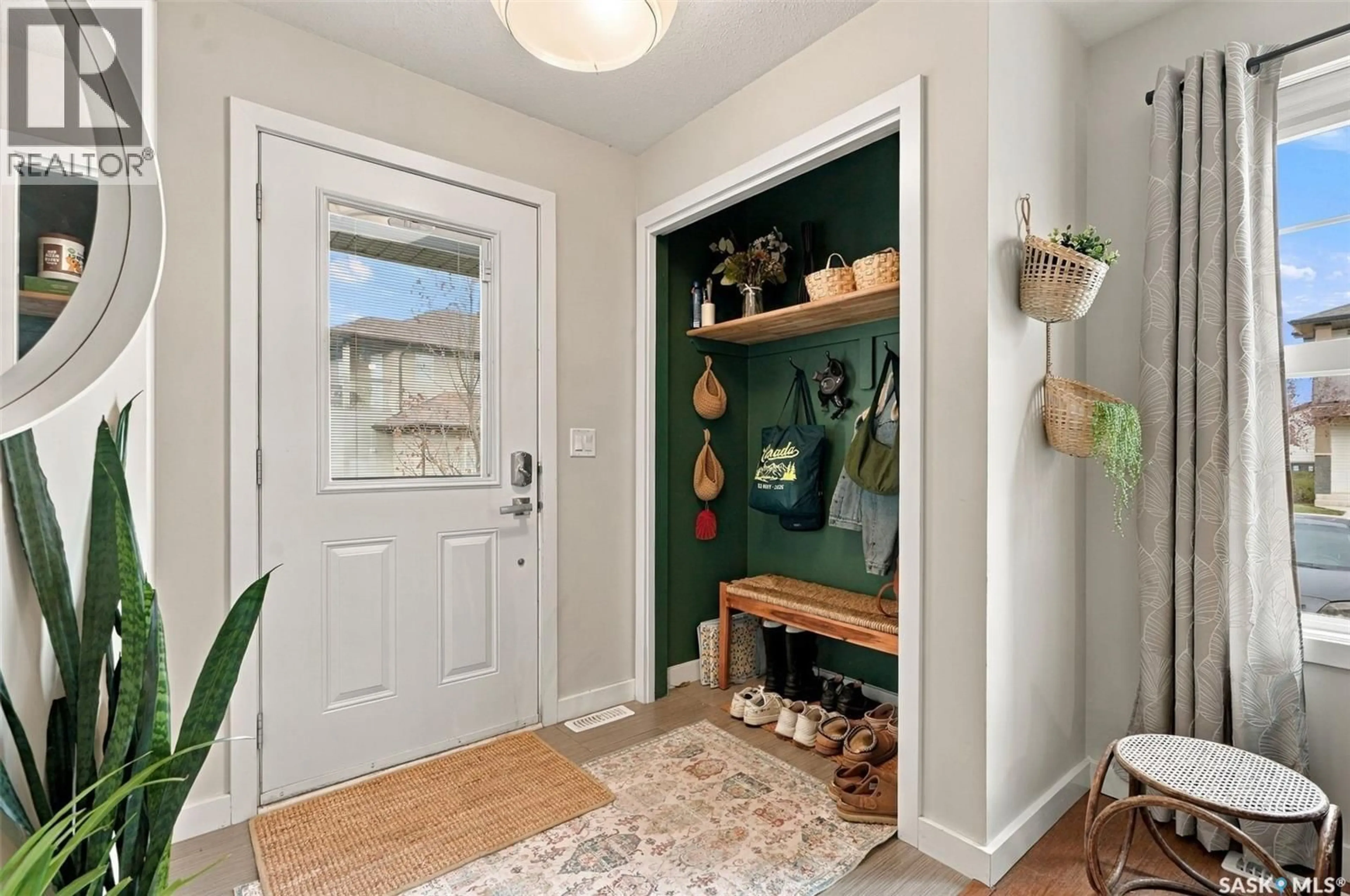 Indoor entryway for 1015 - 211 PATRICK CRESCENT, Saskatoon Saskatchewan S7W0M2