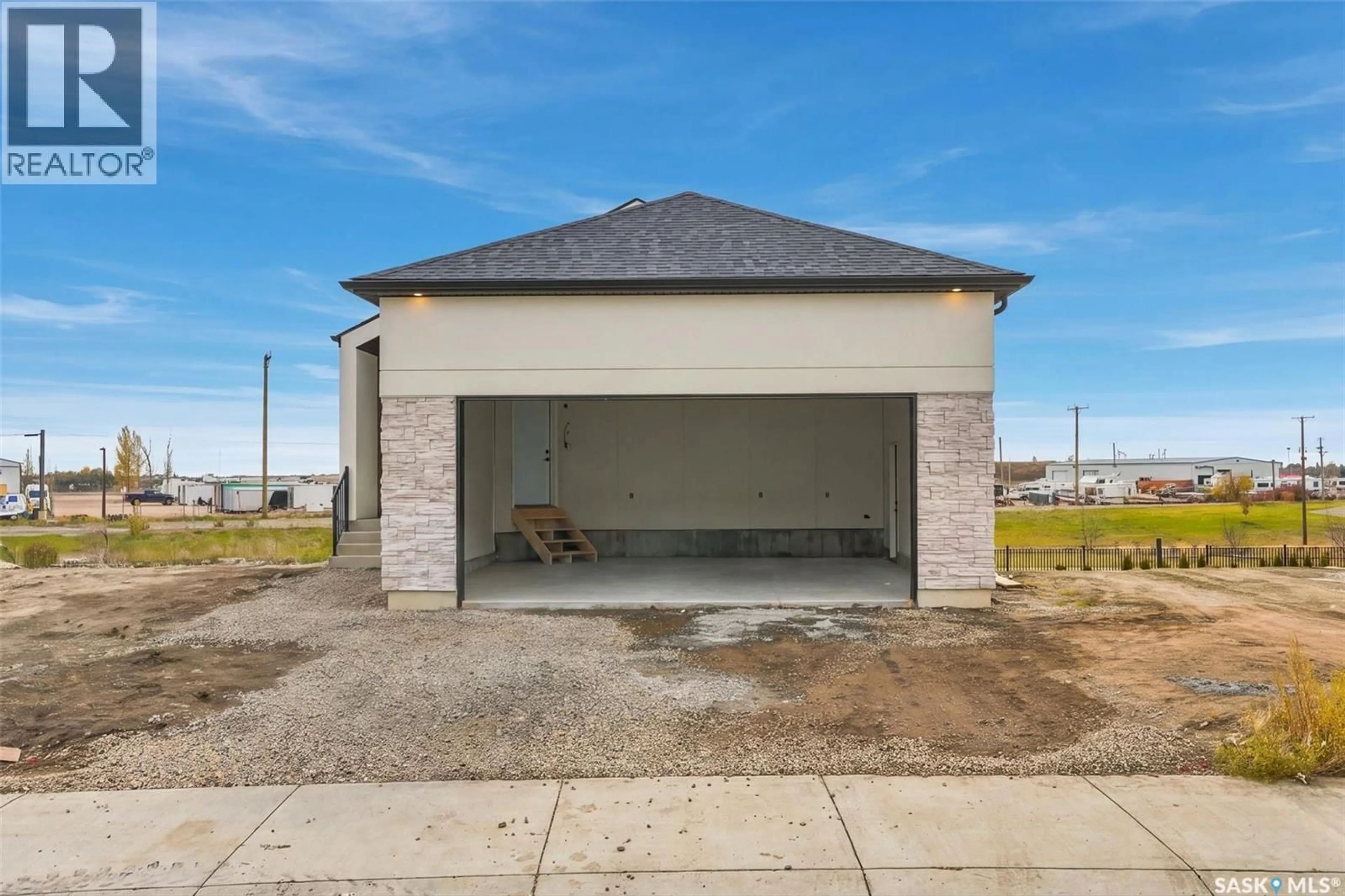 Indoor garage for 151 NAZARALI WAY, Saskatoon Saskatchewan S7V1P6