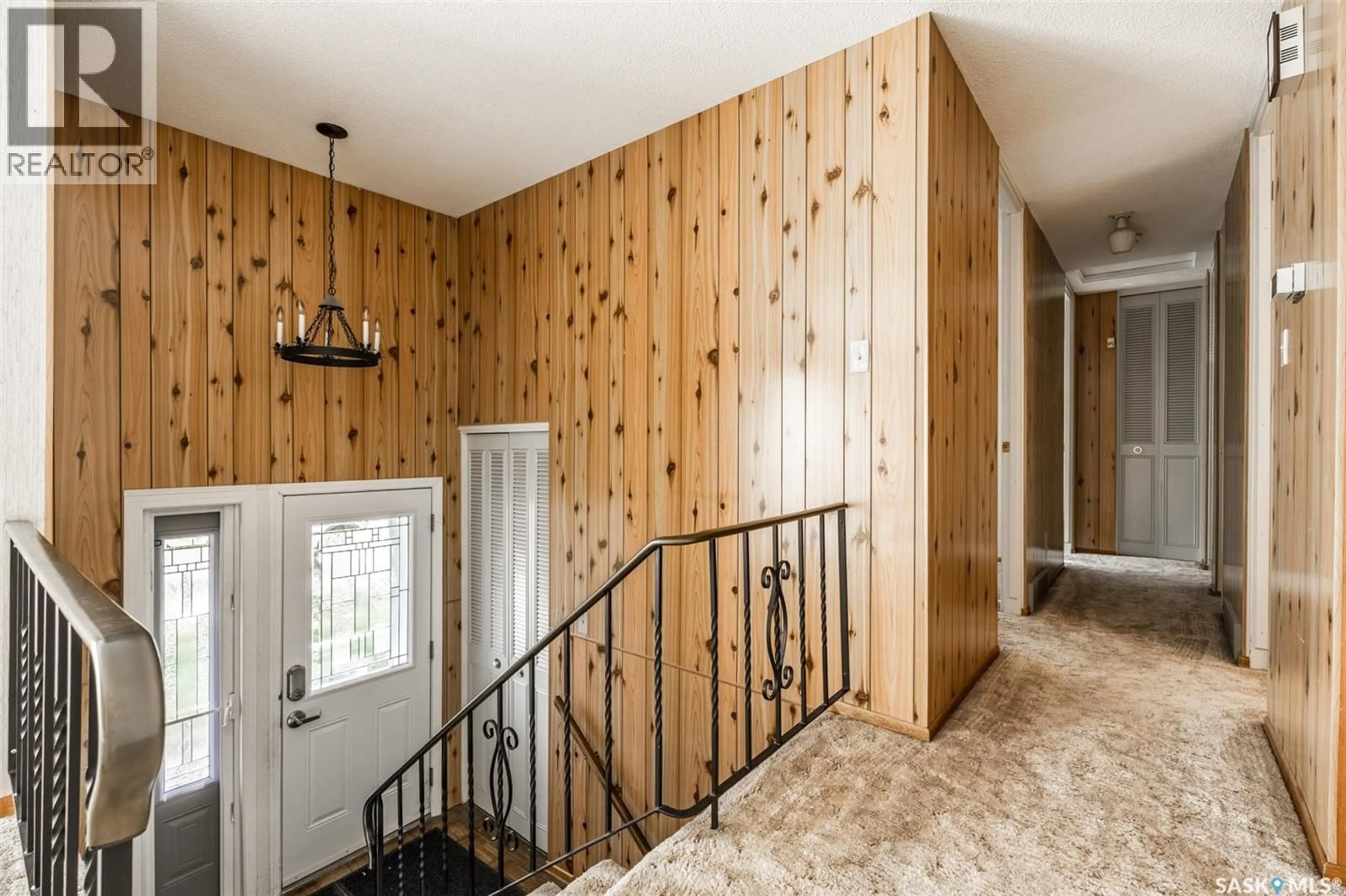 Indoor entryway for 3334 CRONKITE STREET, Saskatoon Saskatchewan S7H3X5
