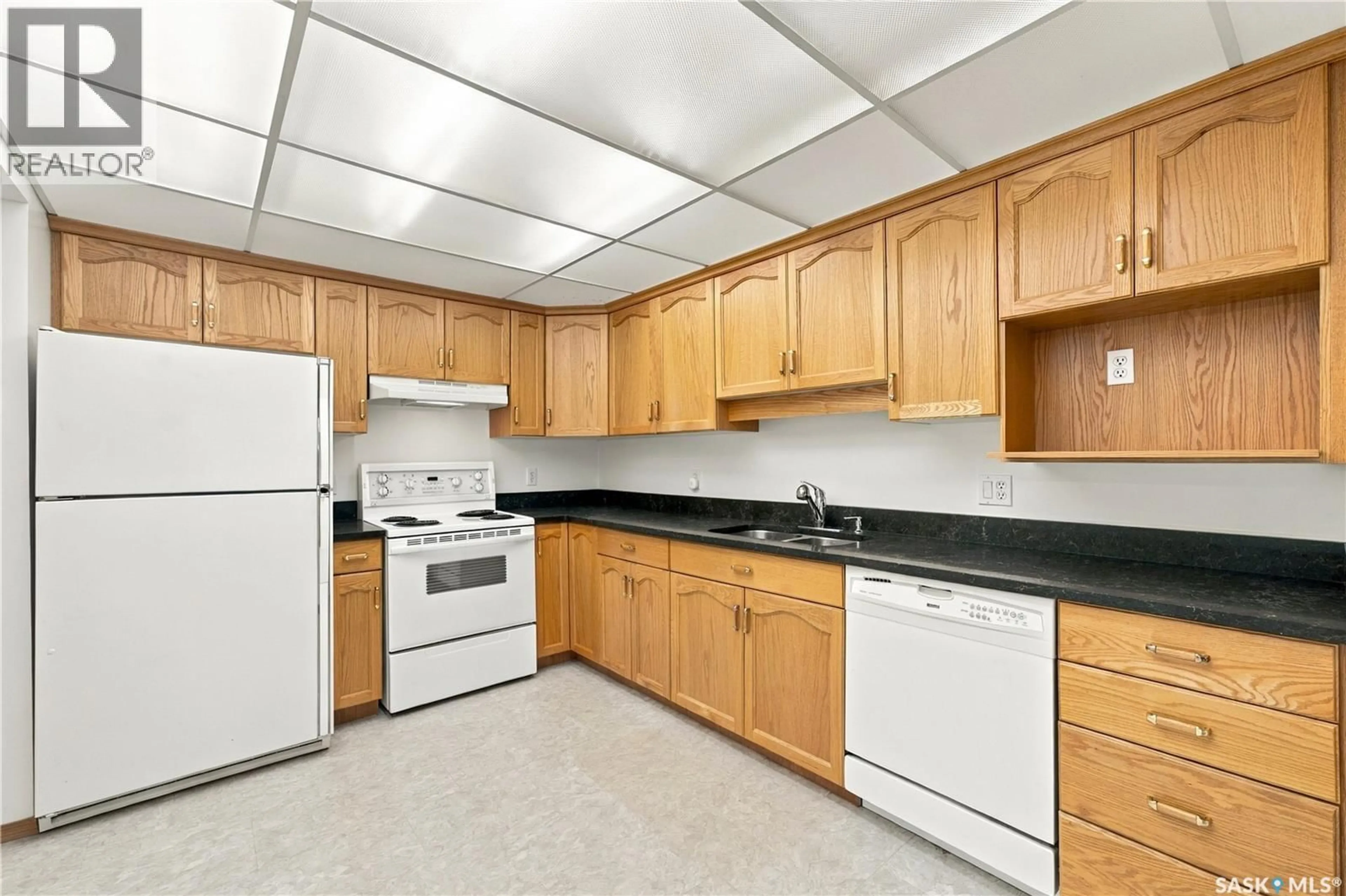 Standard kitchen, unknown for 103 - 303 PINEHOUSE DRIVE, Saskatoon Saskatchewan S7K7Z4