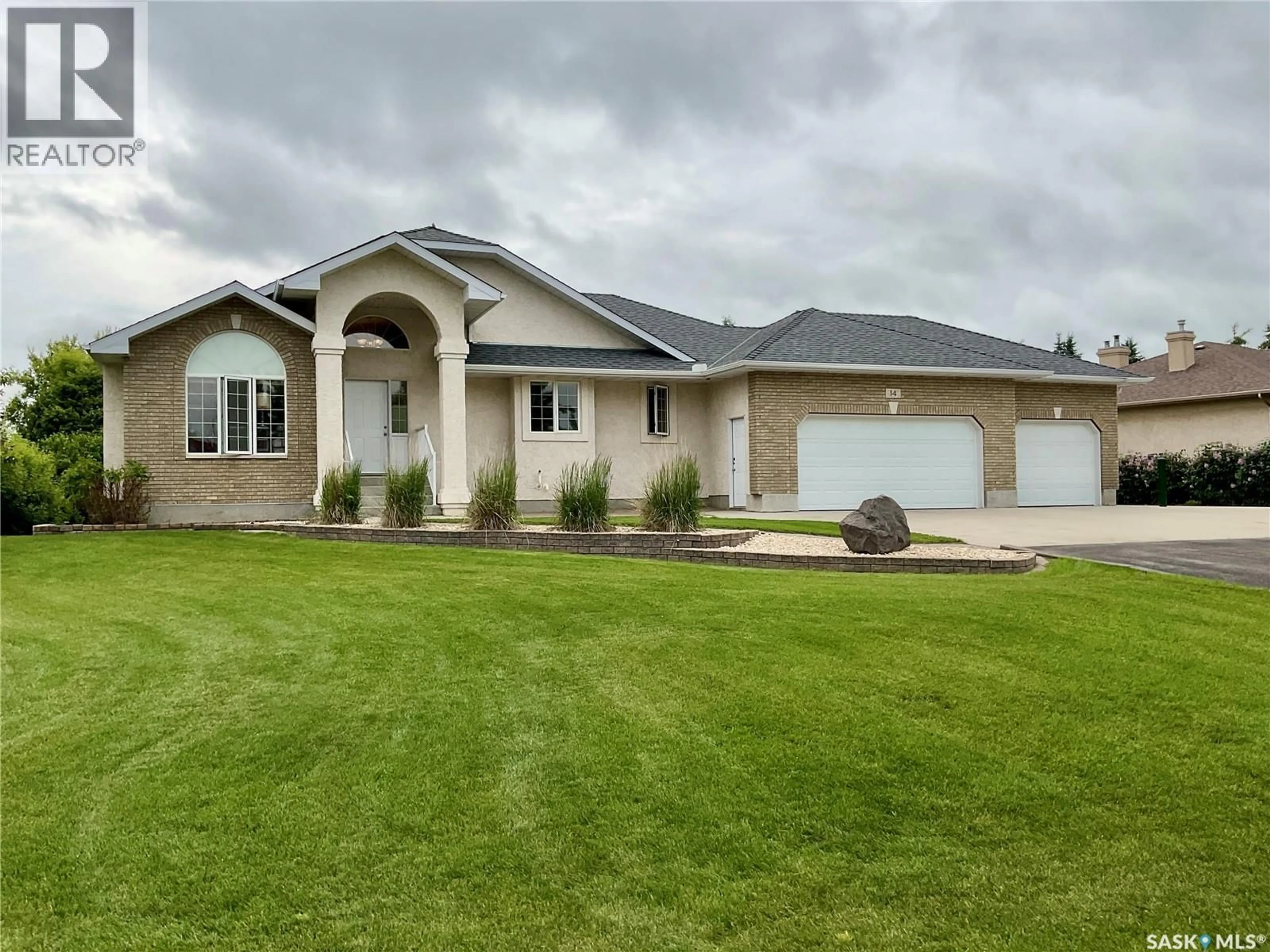Home with vinyl exterior material, unknown for 14 LOTT ROAD, White City Saskatchewan S4L5B1