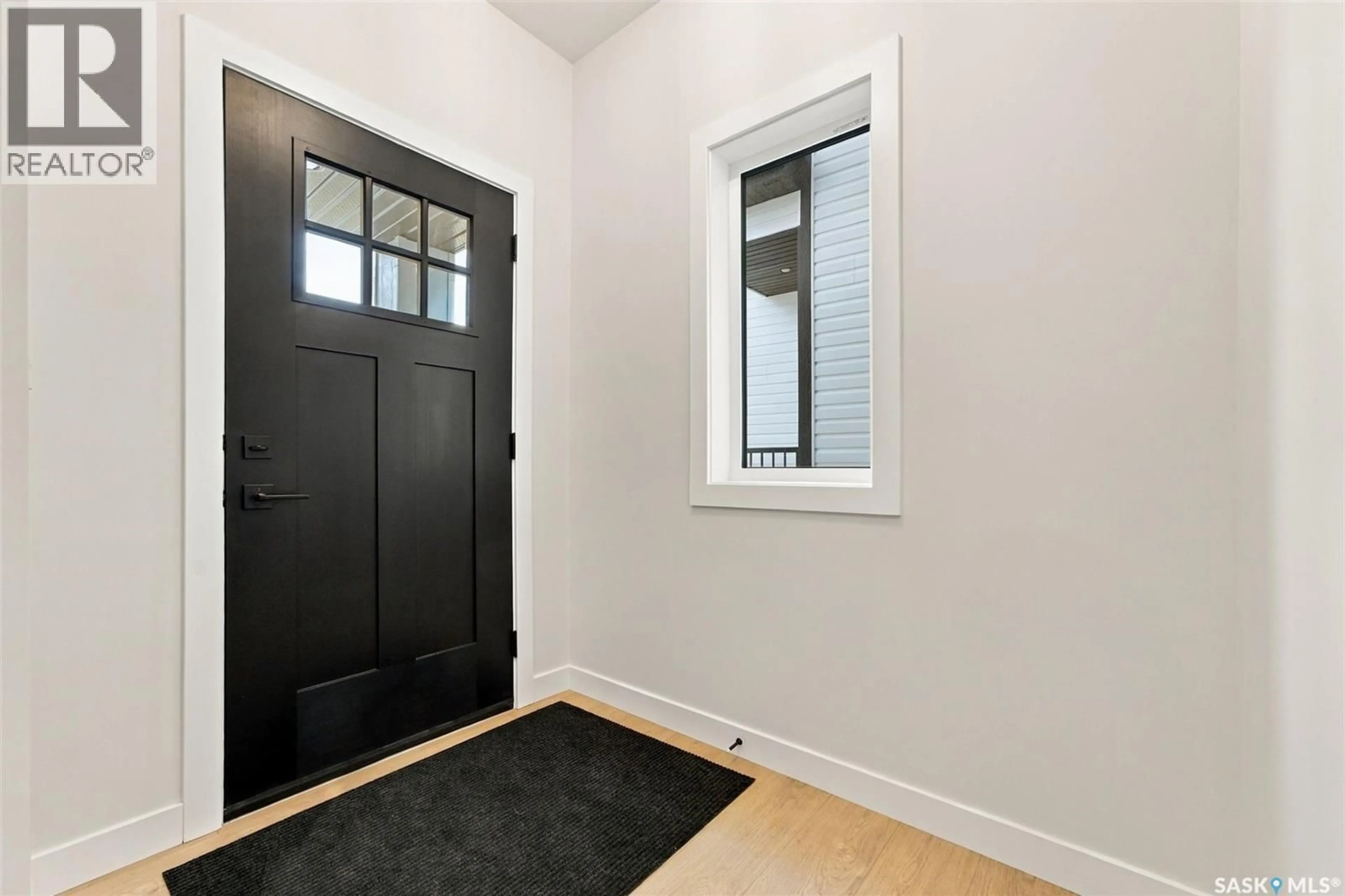 Indoor entryway for 247 DORAN WAY, Saskatoon Saskatchewan S7V1Z3
