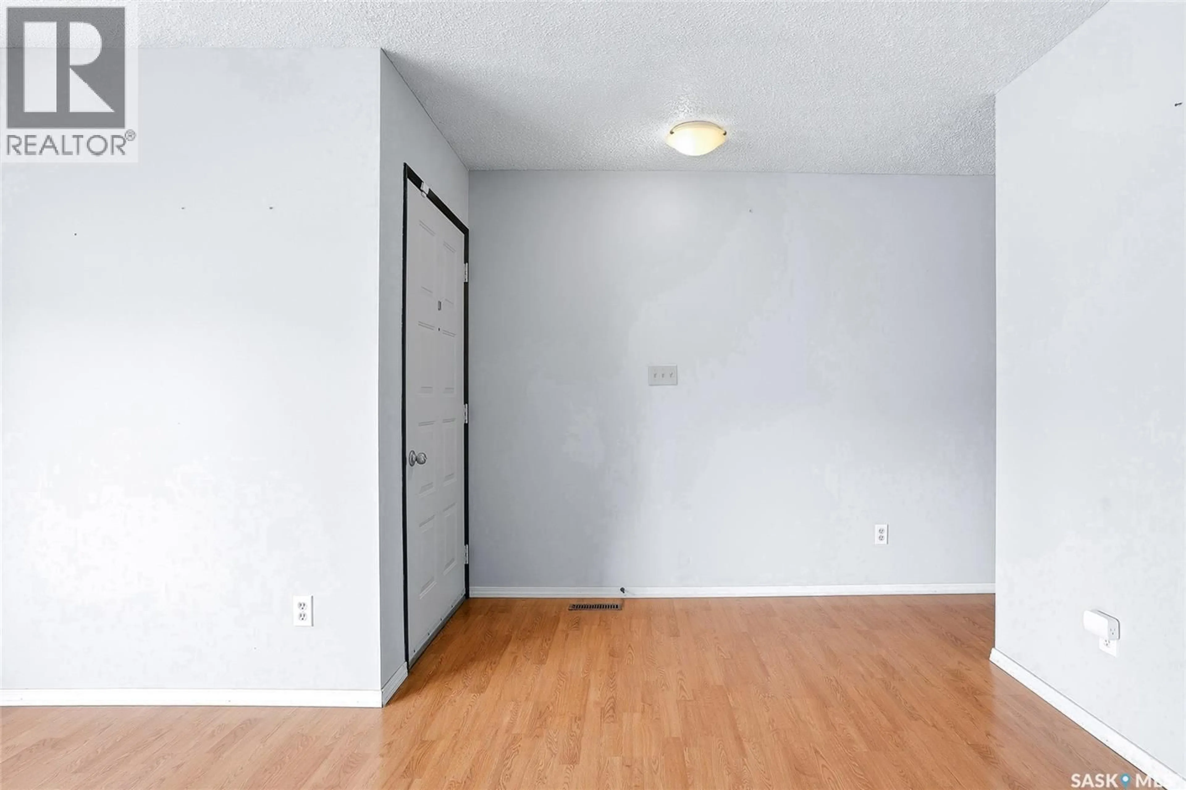 A pic of a room for 226 O'REGAN CRESCENT, Saskatoon Saskatchewan S7L6T2