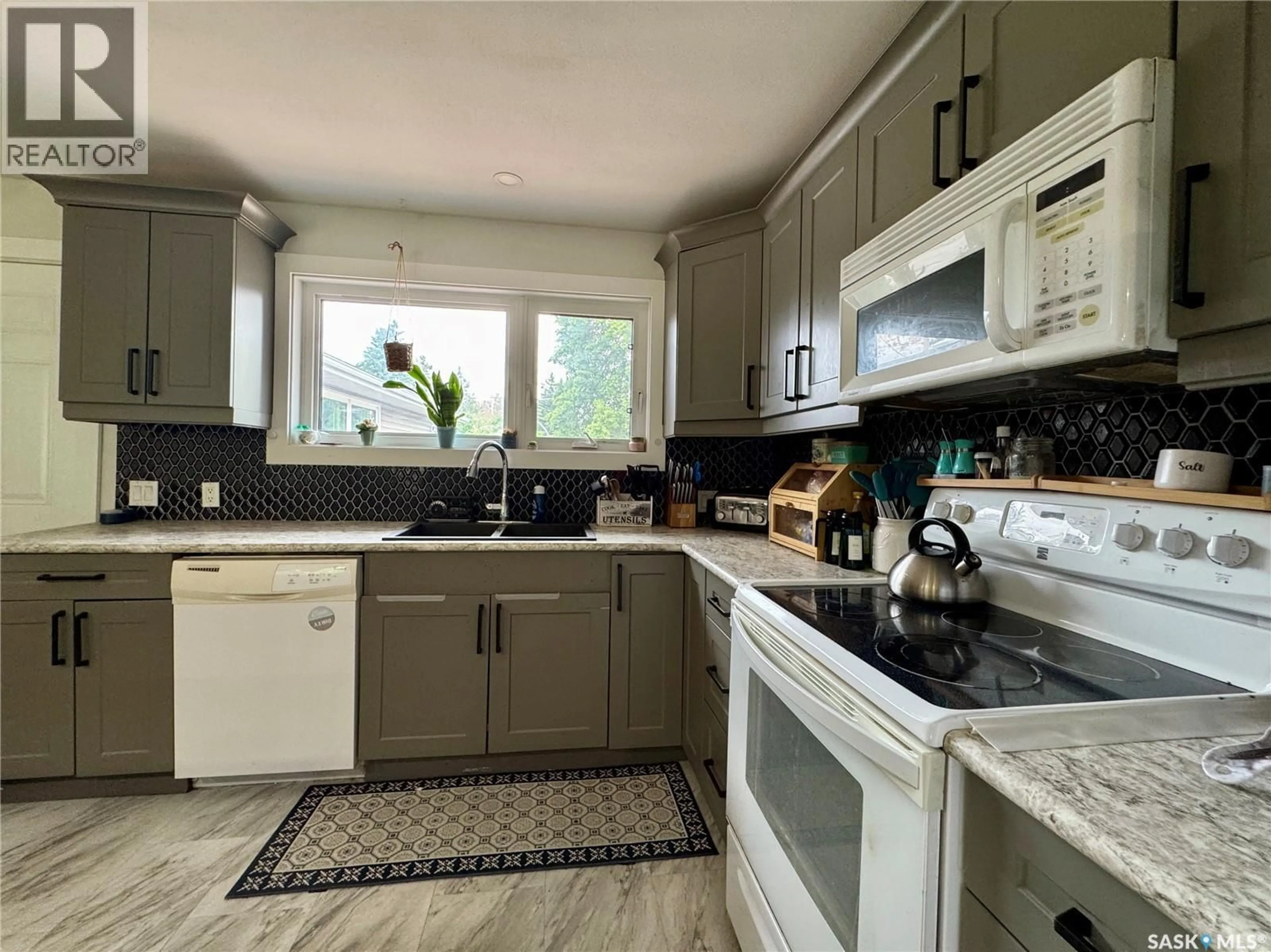 Unknown for 19 LOGAN CRESCENT, Yorkton Saskatchewan S3N0W1