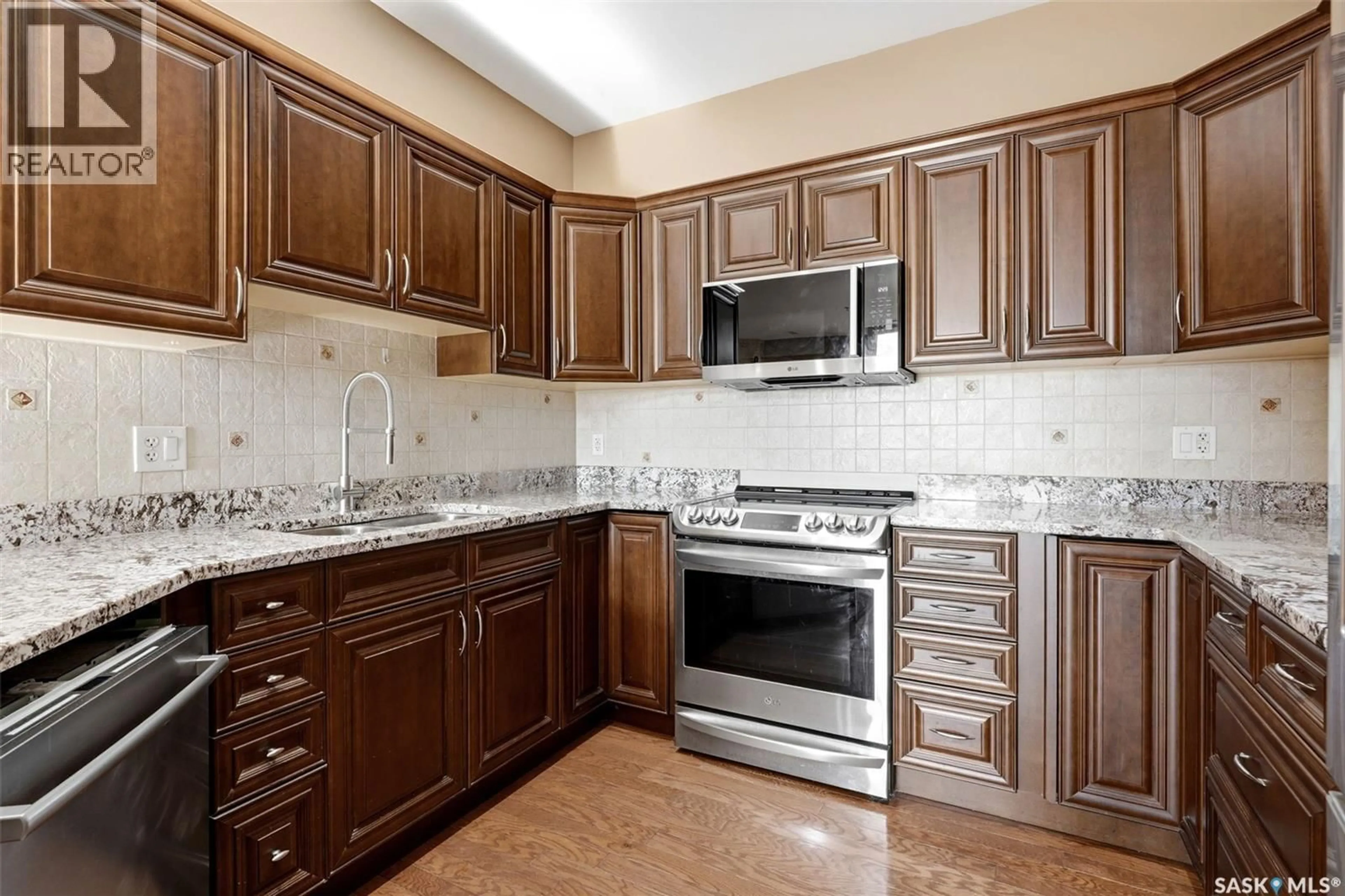 Standard kitchen, ceramic/tile floor for 1901 - 1006 VICTORIA AVENUE, Regina Saskatchewan S4P3R4
