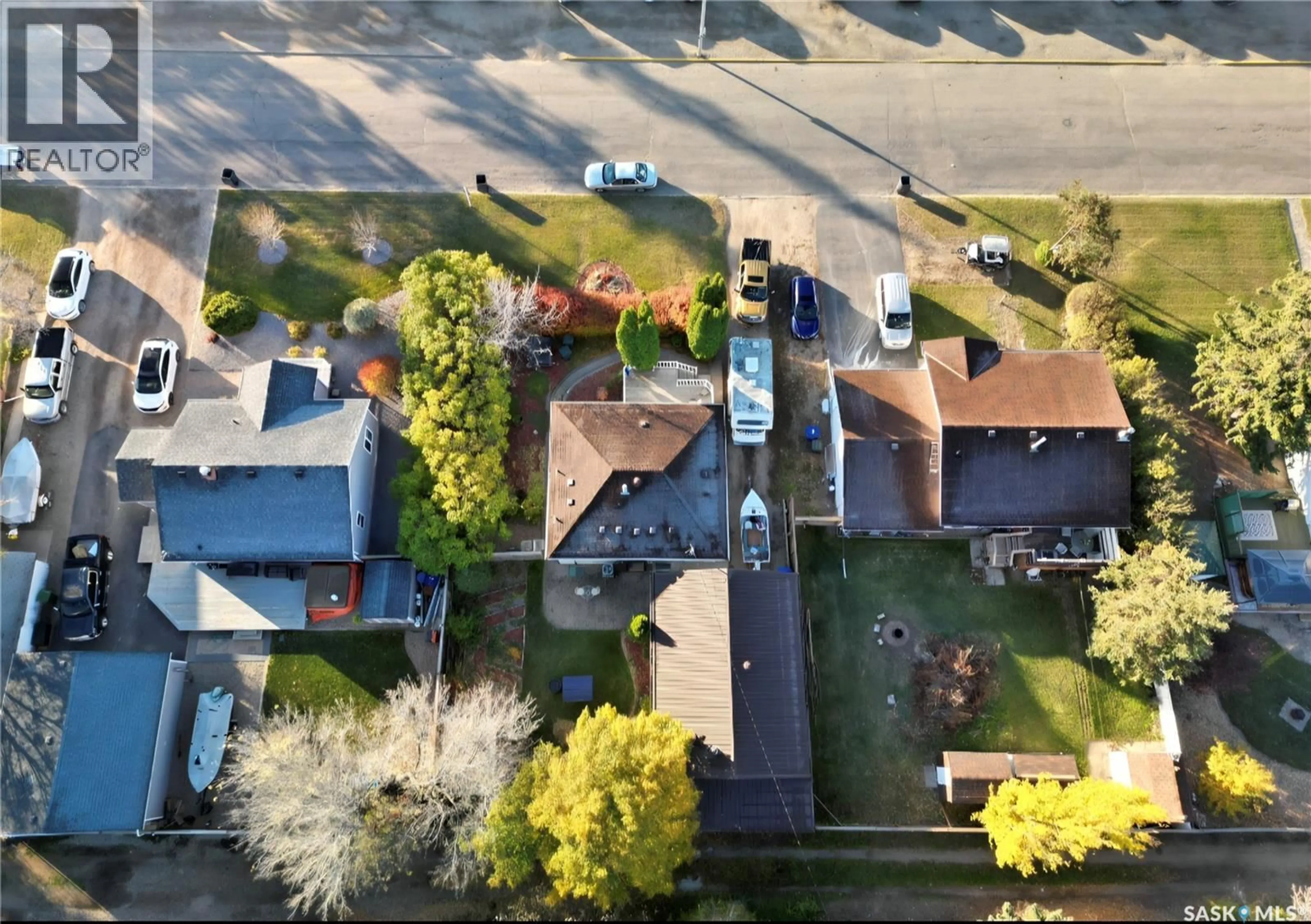 A pic from outside/outdoor area/front of a property/back of a property/a pic from drone, street for 232 25TH STREET, Battleford Saskatchewan S0M0E0