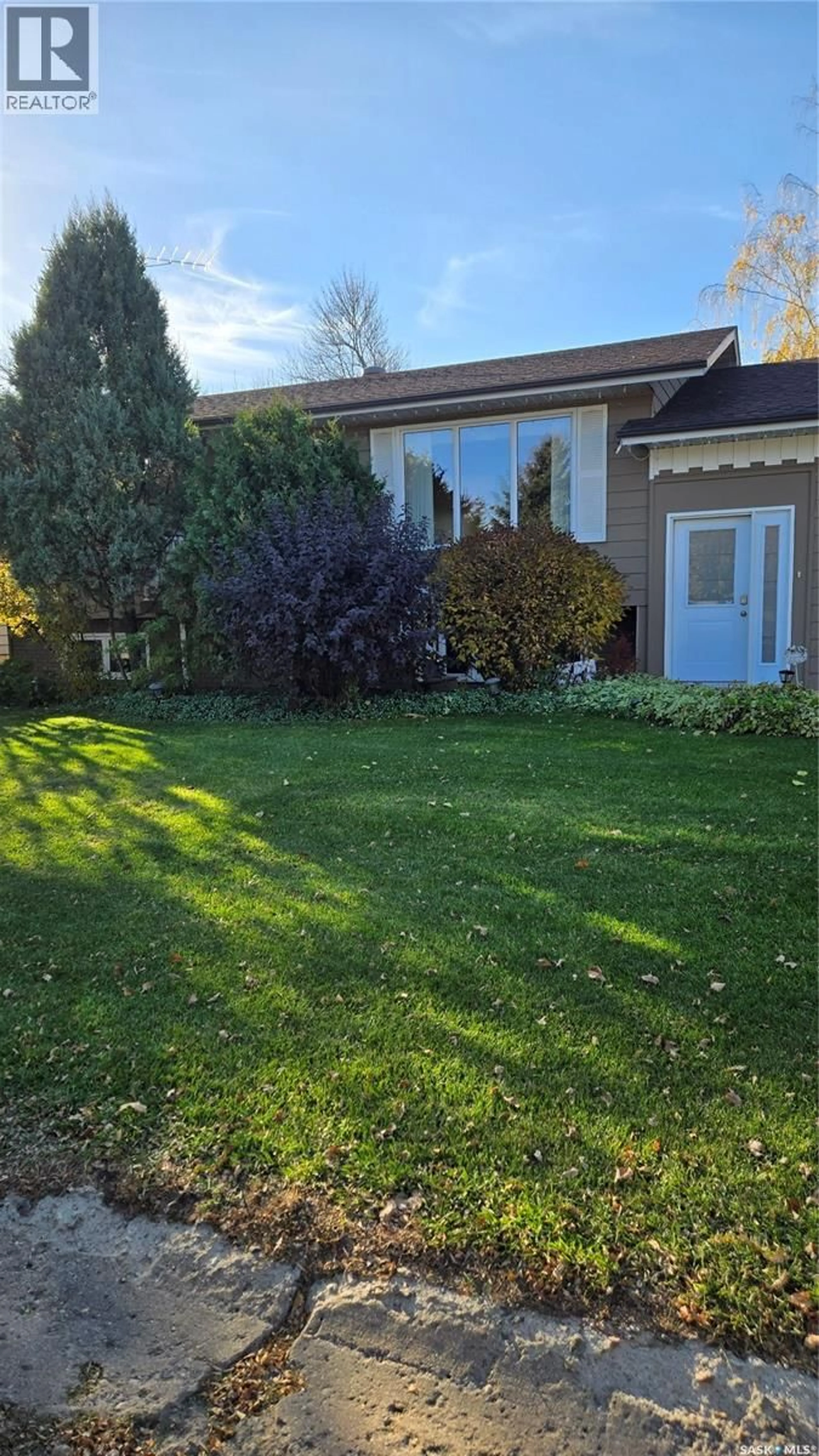 A pic from outside/outdoor area/front of a property/back of a property/a pic from drone, street for E - 304 1ST STREET, Carnduff Saskatchewan S0C0S0