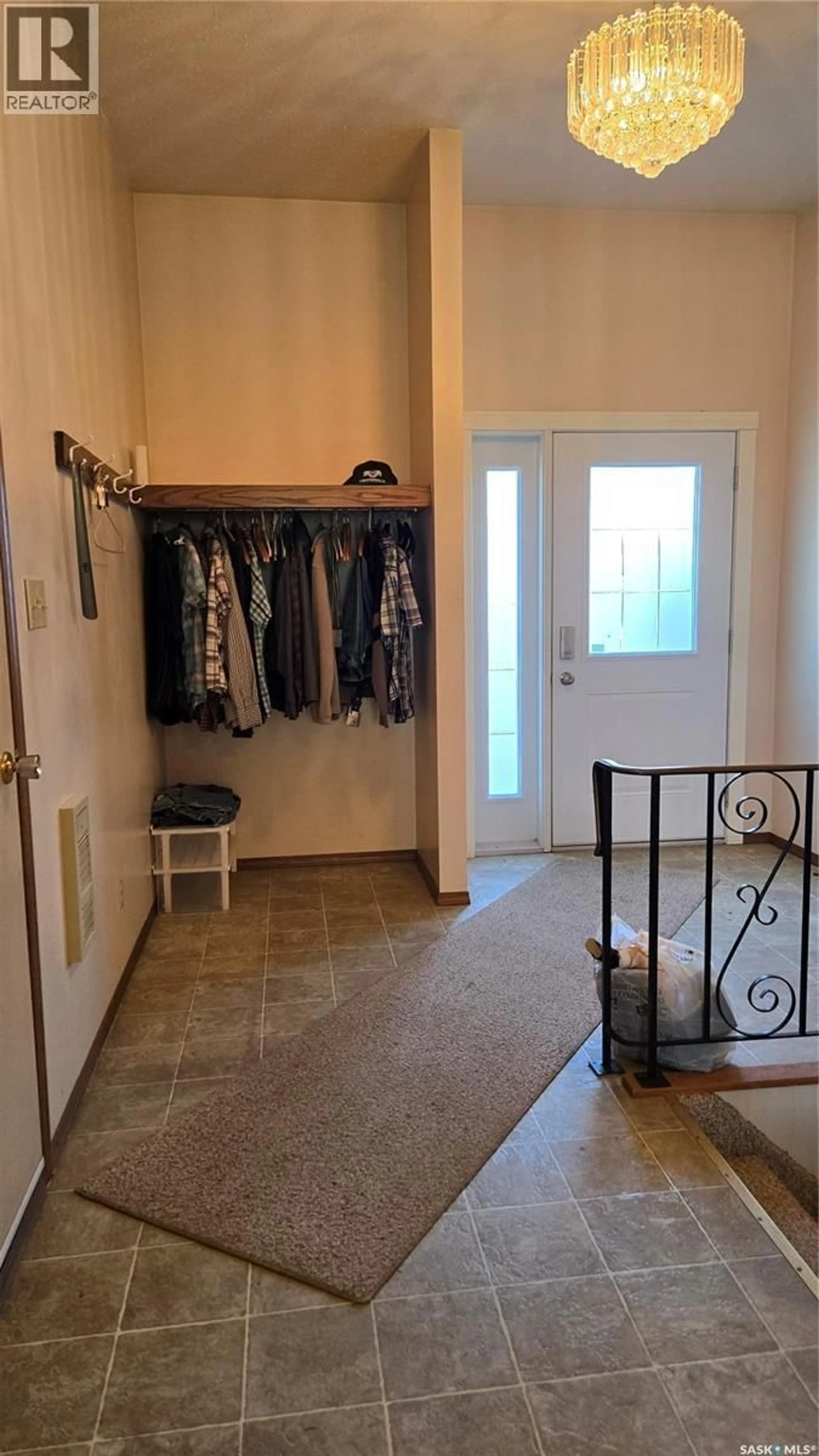 Indoor entryway for E - 304 1ST STREET, Carnduff Saskatchewan S0C0S0