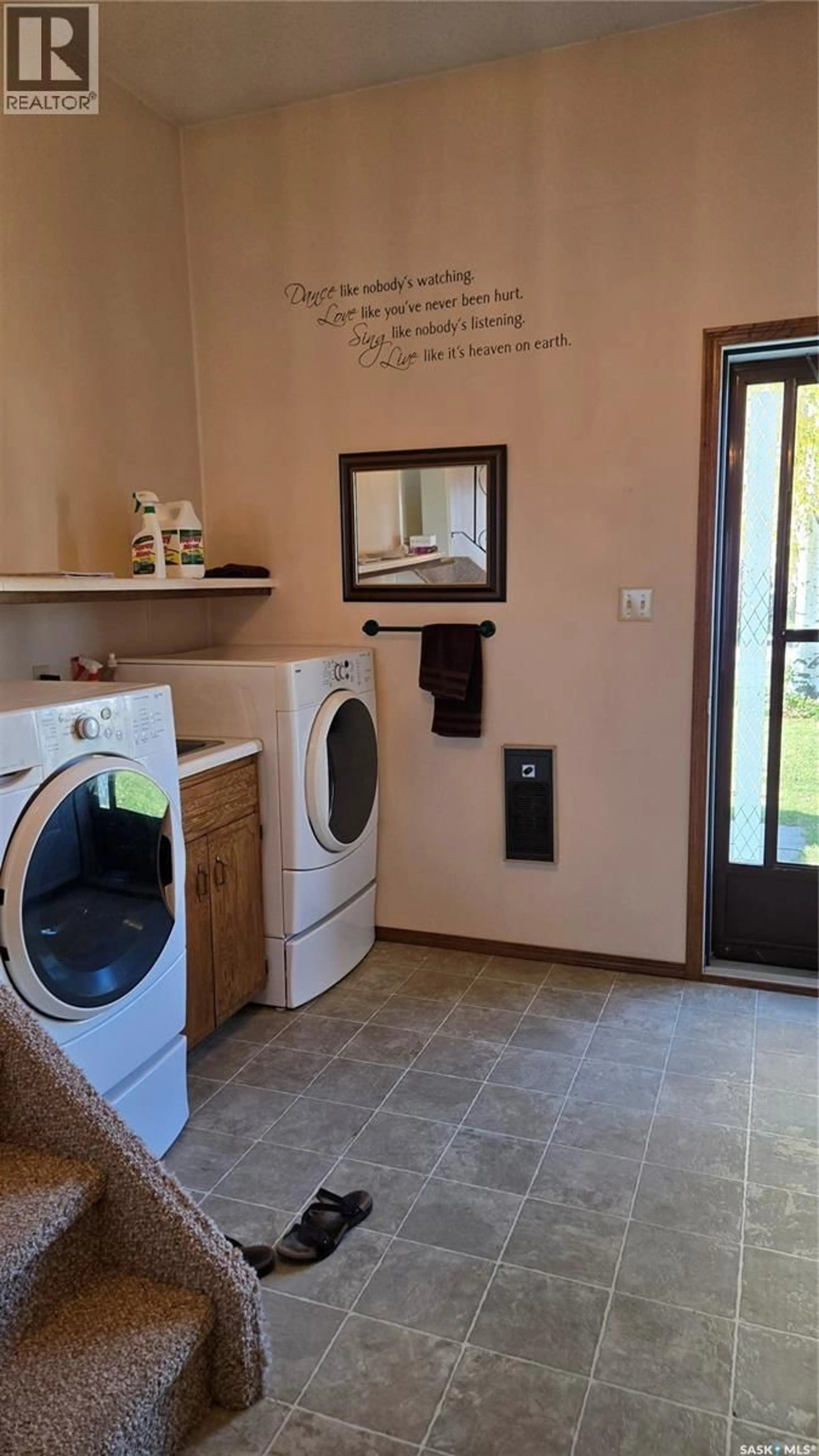 Laundry room for E - 304 1ST STREET, Carnduff Saskatchewan S0C0S0