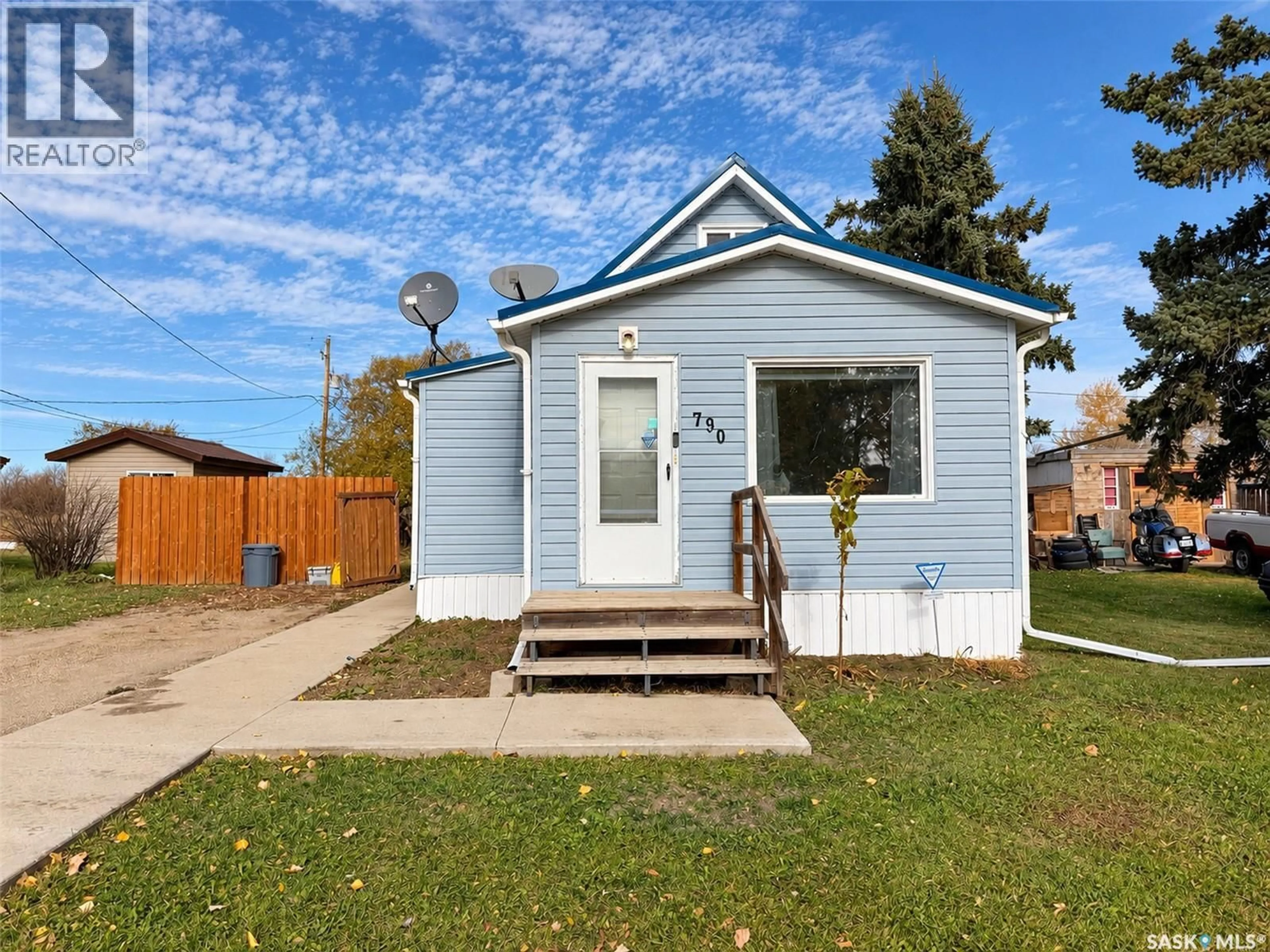 Home with vinyl exterior material, street for 790 SASKATCHEWAN AVENUE, Milden Saskatchewan S0L2L0