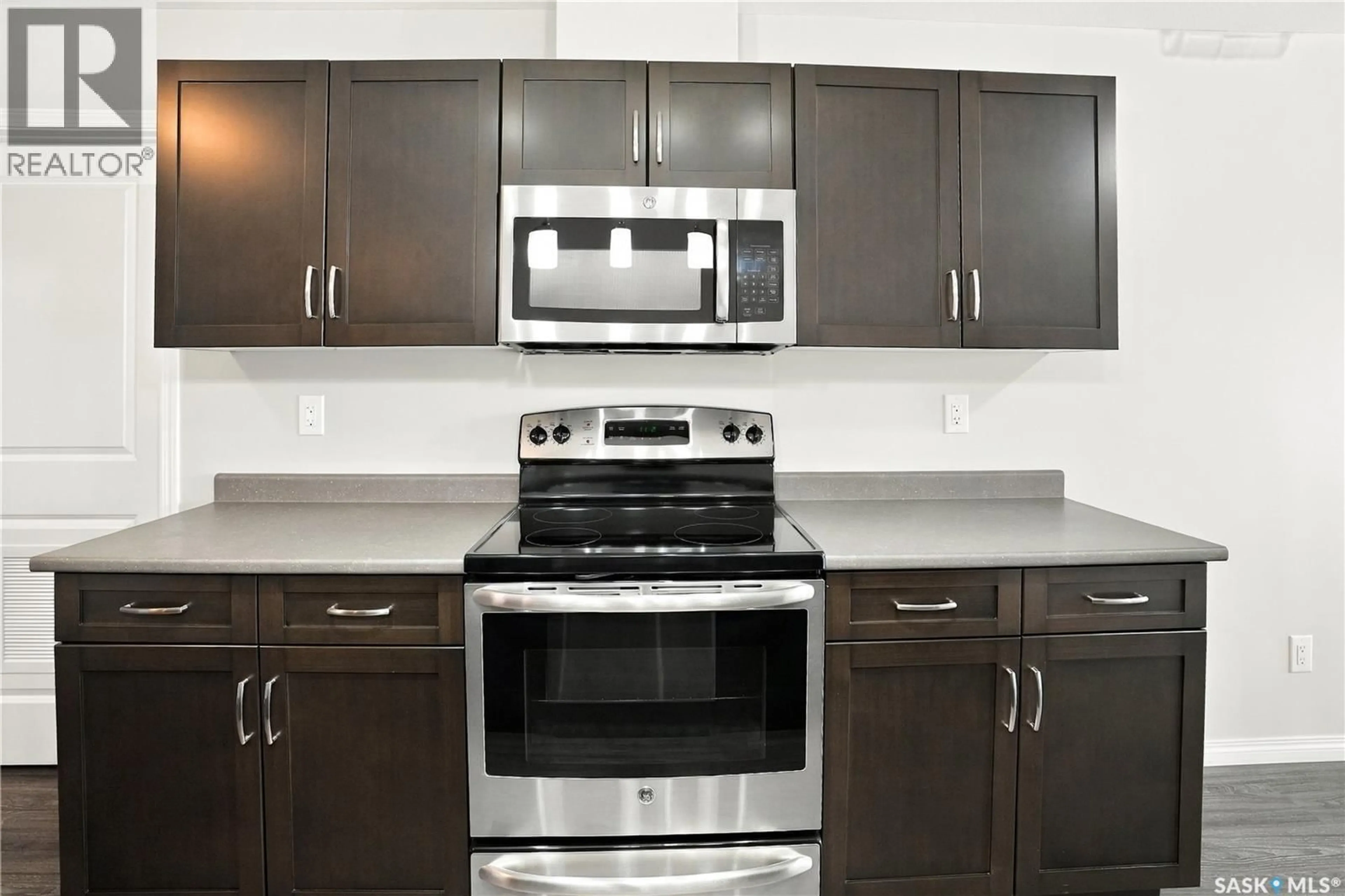 Standard kitchen, unknown for 307 - 2452 KILLDEER DRIVE, North Battleford Saskatchewan S9A3T5
