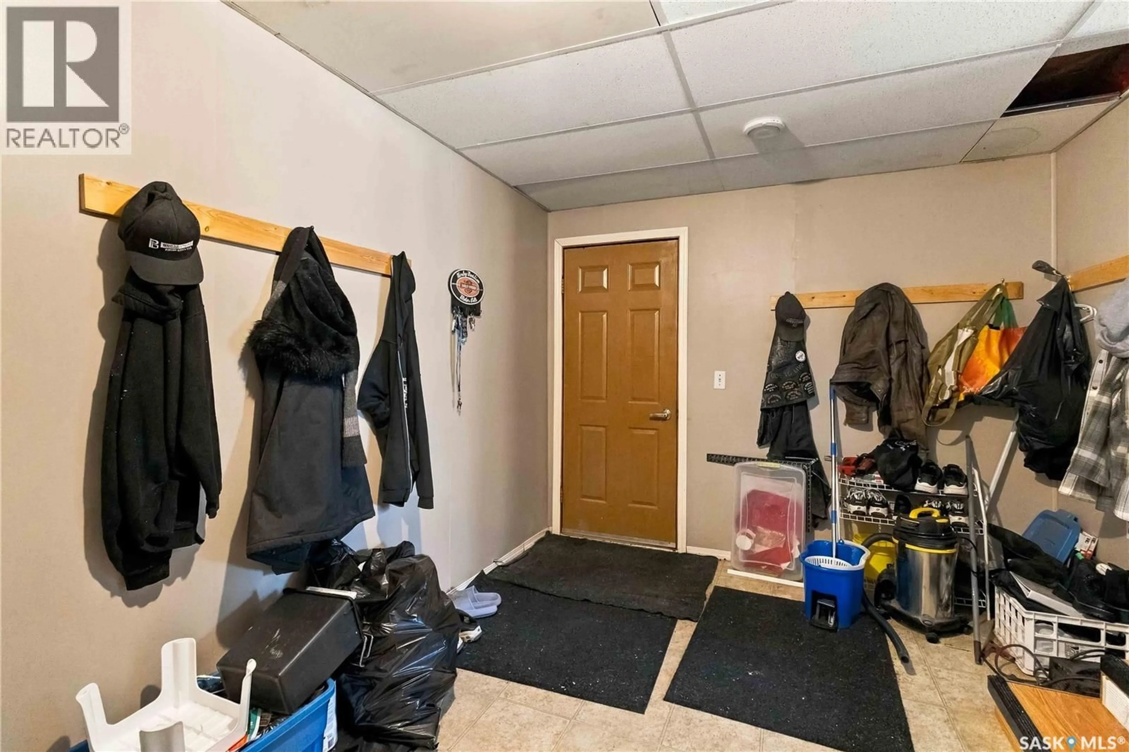Storage room or clothes room or walk-in closet for 1035 - 68 BOYCHUK DRIVE, Saskatoon Saskatchewan S7H5B2