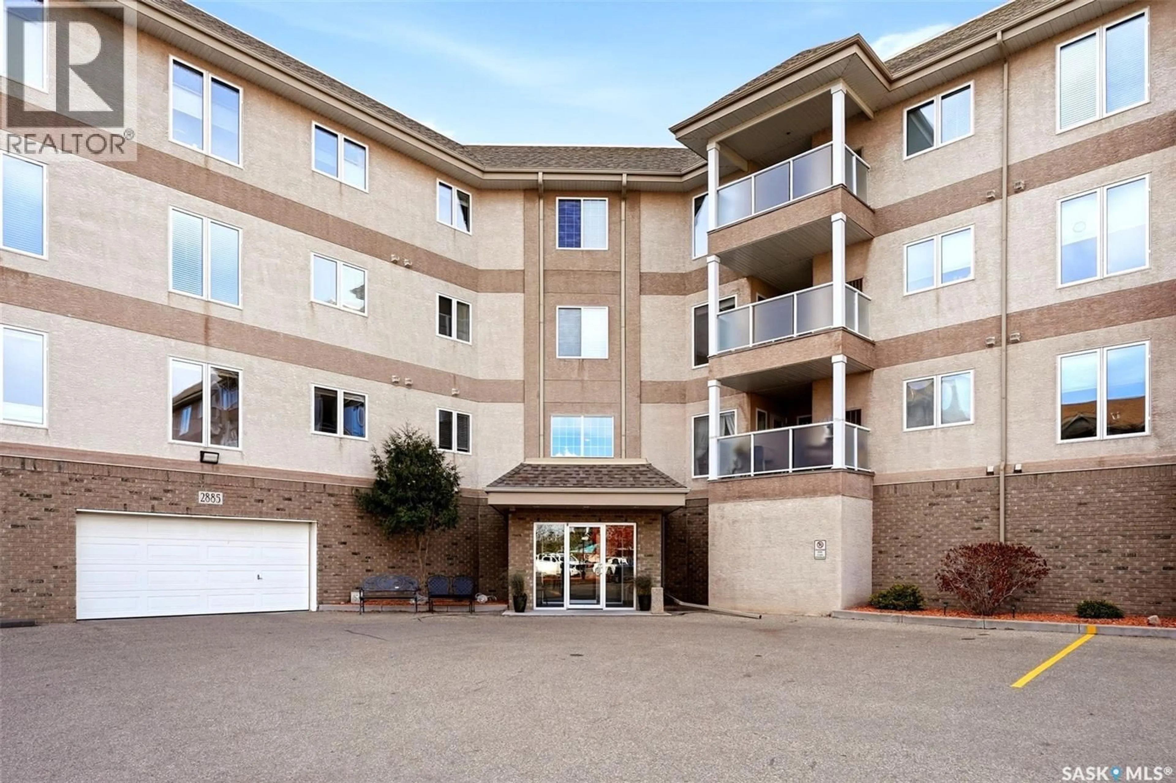 Indoor foyer for 403 - 2885 ARENS ROAD, Regina Saskatchewan S4V3G5