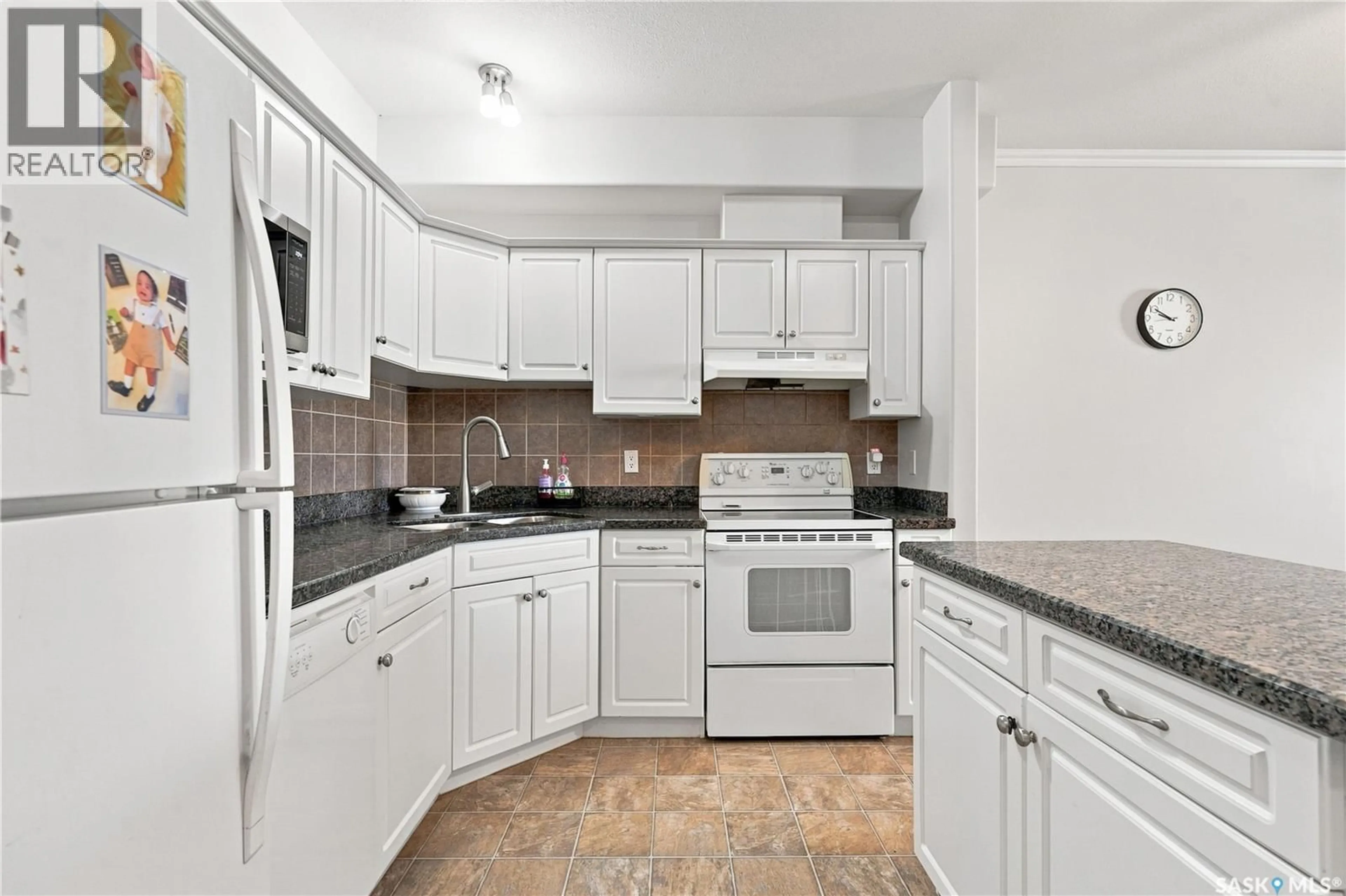 Standard kitchen, ceramic/tile floor for 214 333 NELSON ROAD, Saskatoon Saskatchewan S7S1P2