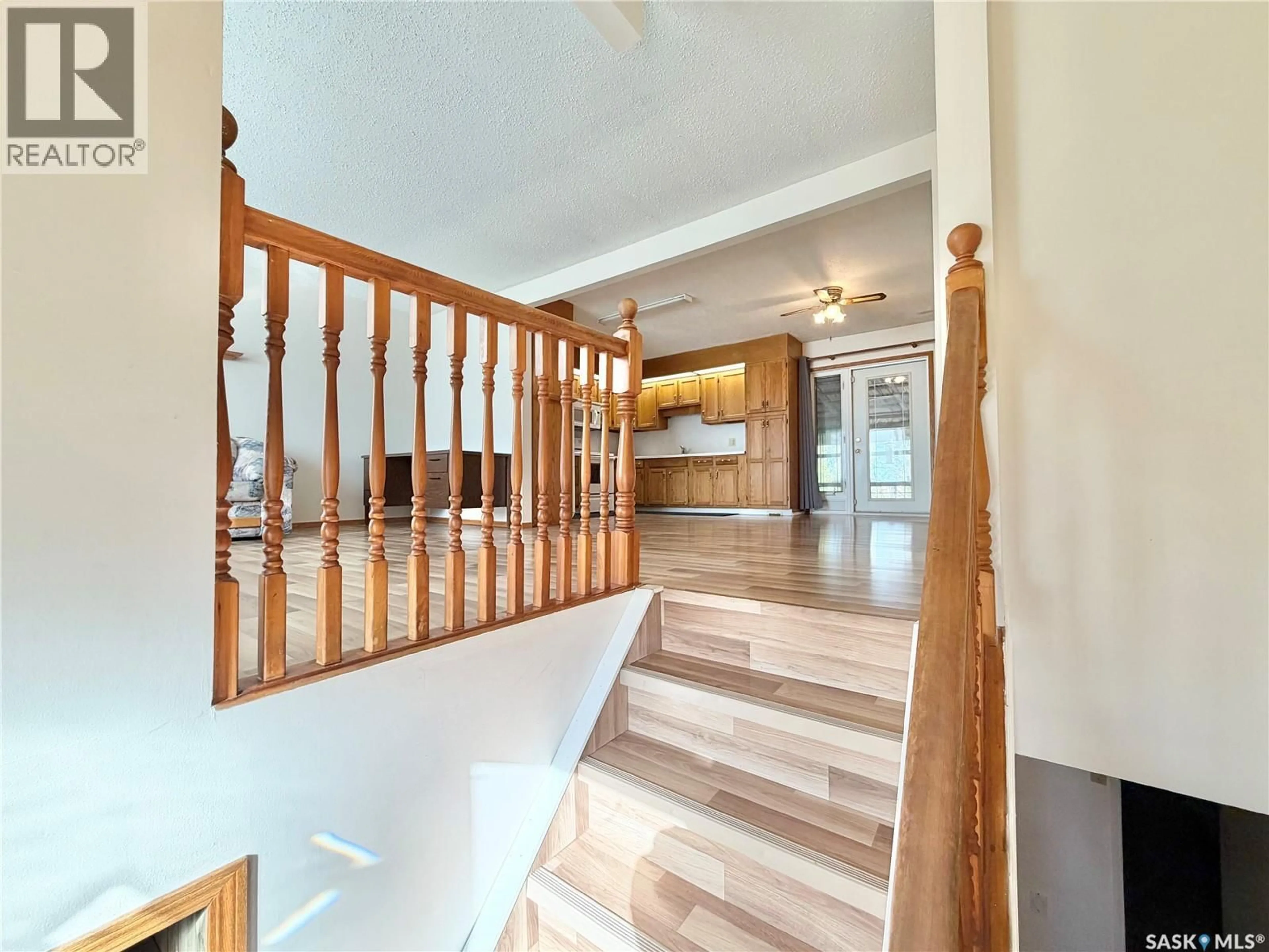 Indoor foyer for CALLFAS ACREAGE, Rosthern Rm No. 403 Saskatchewan S0K3R0