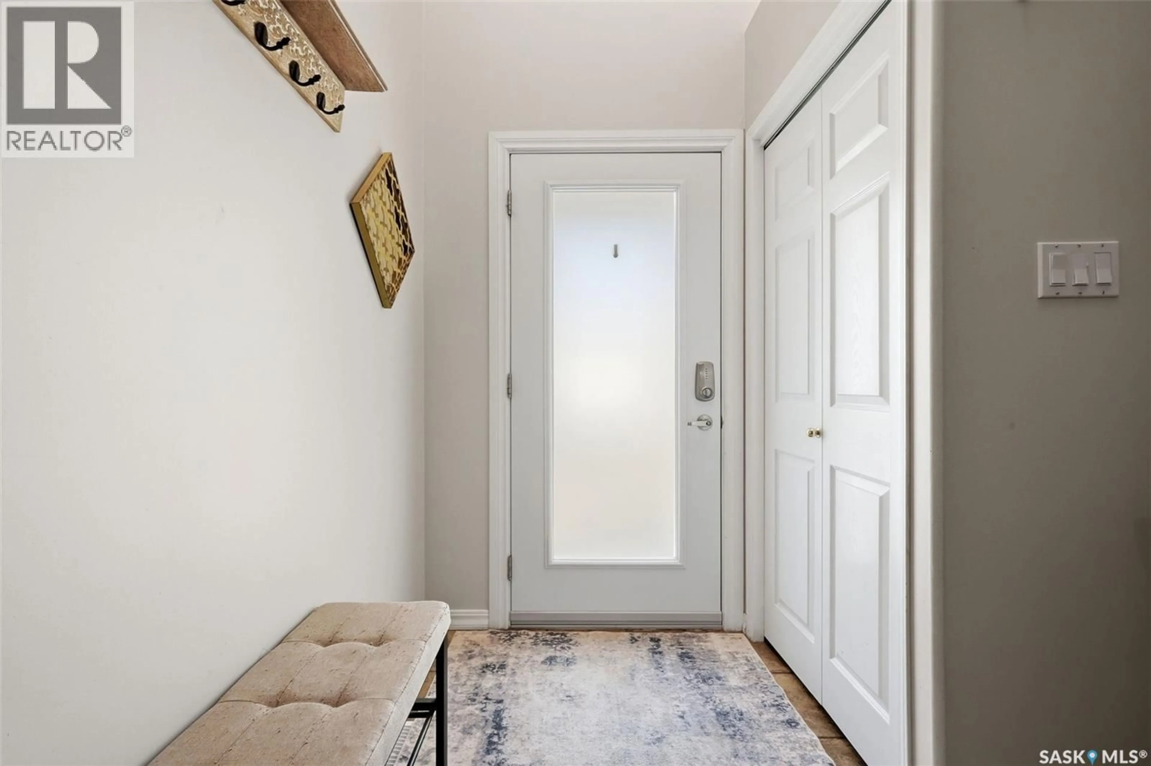 Indoor entryway for 5188 DONNELLY CRESCENT, Regina Saskatchewan S4X4M9