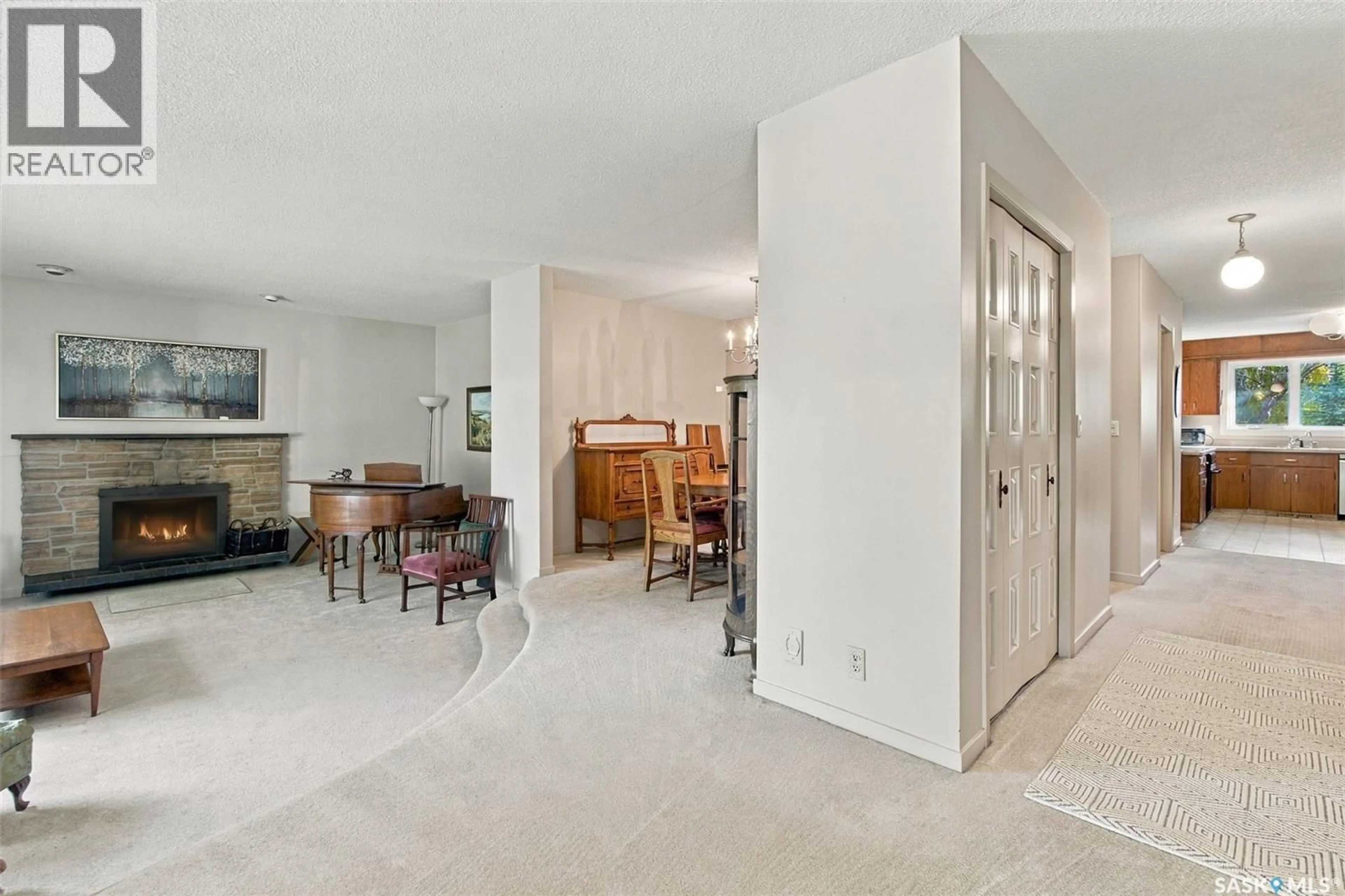 Indoor foyer for 57 CULLITON CRESCENT, Regina Saskatchewan S4S4J5