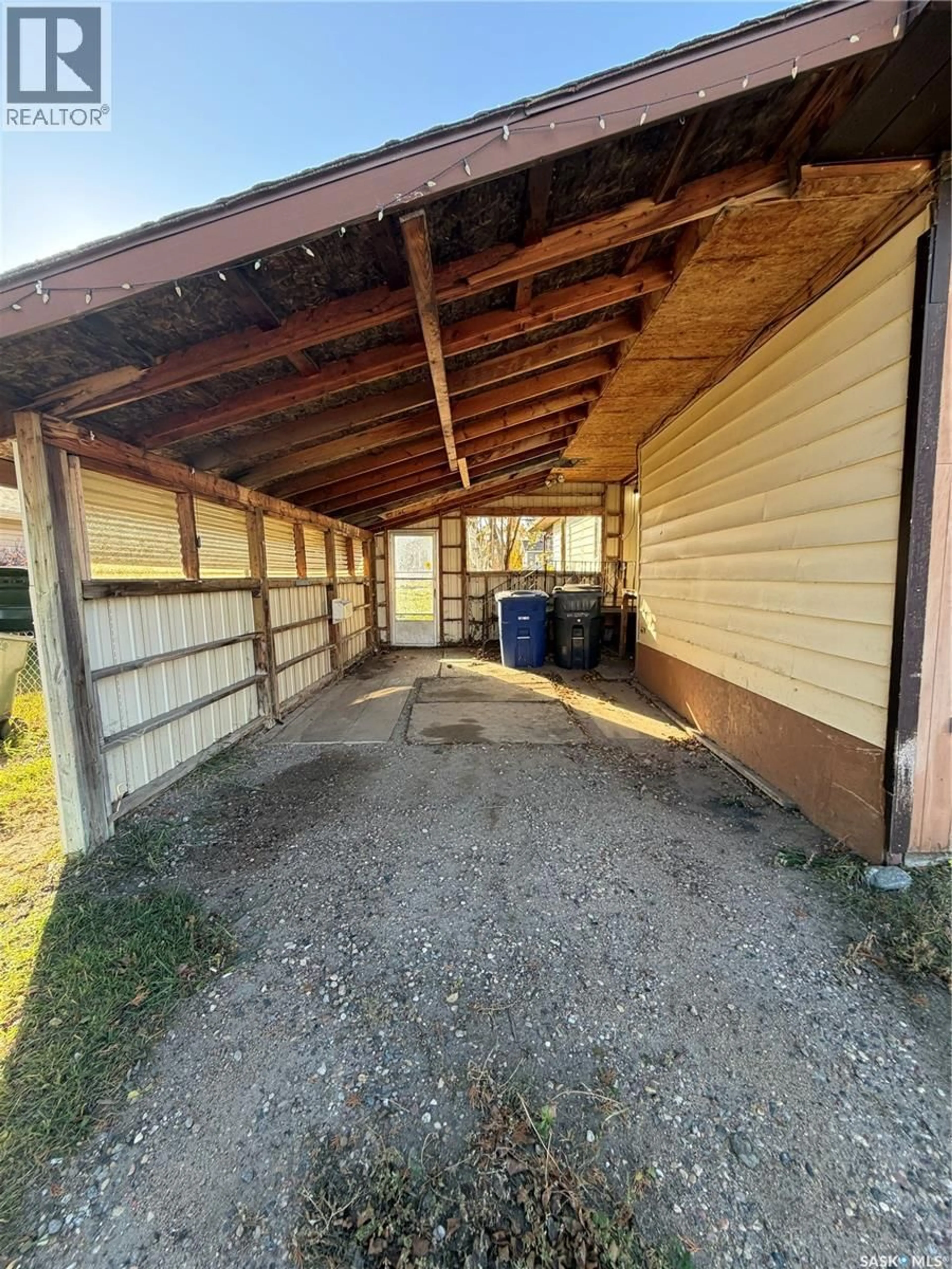 Indoor garage for 241 30TH STREET, Battleford Saskatchewan S0M0E0