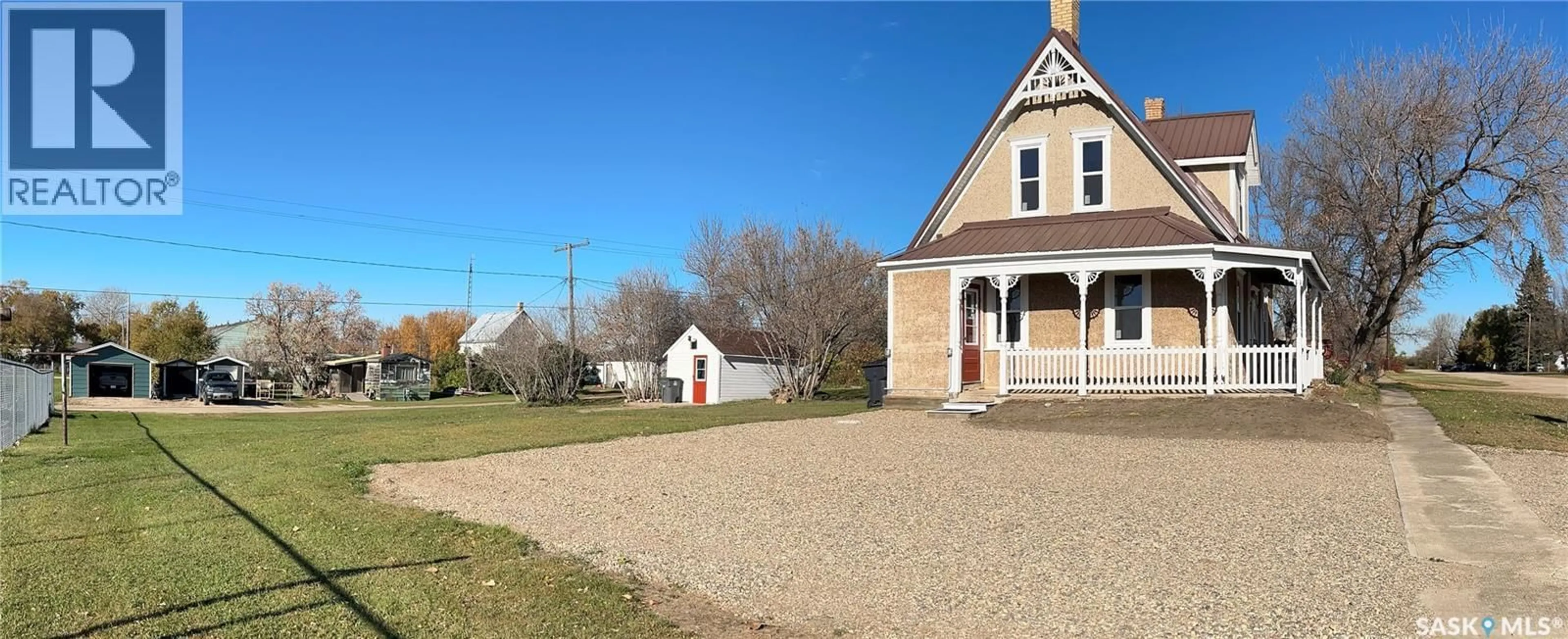 A pic from outside/outdoor area/front of a property/back of a property/a pic from drone, street for 315 3RD STREET, Frobisher Saskatchewan S0C0Y0