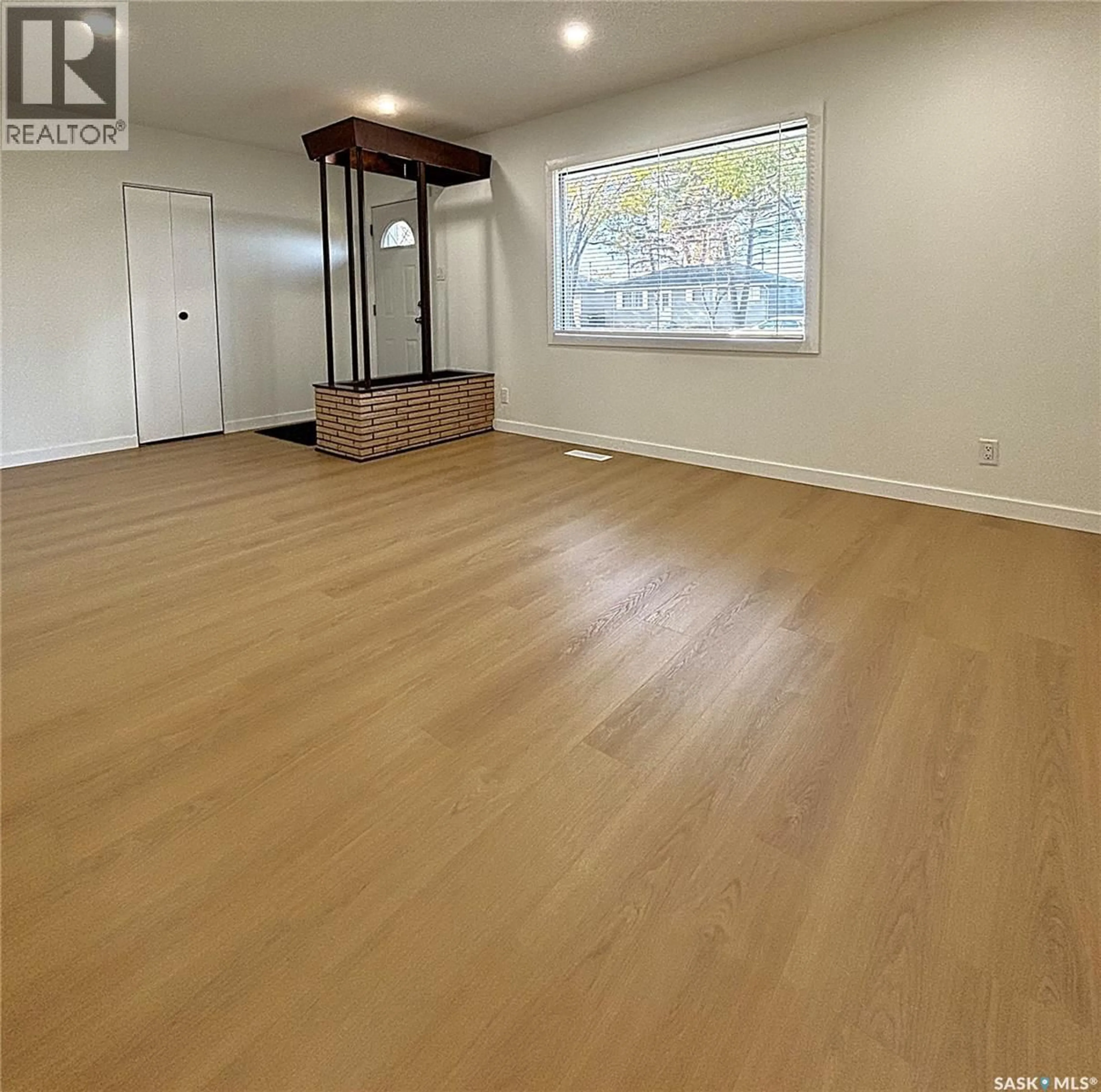 A pic of a room for 310 VANCOUVER AVENUE, Saskatoon Saskatchewan S7M3N1
