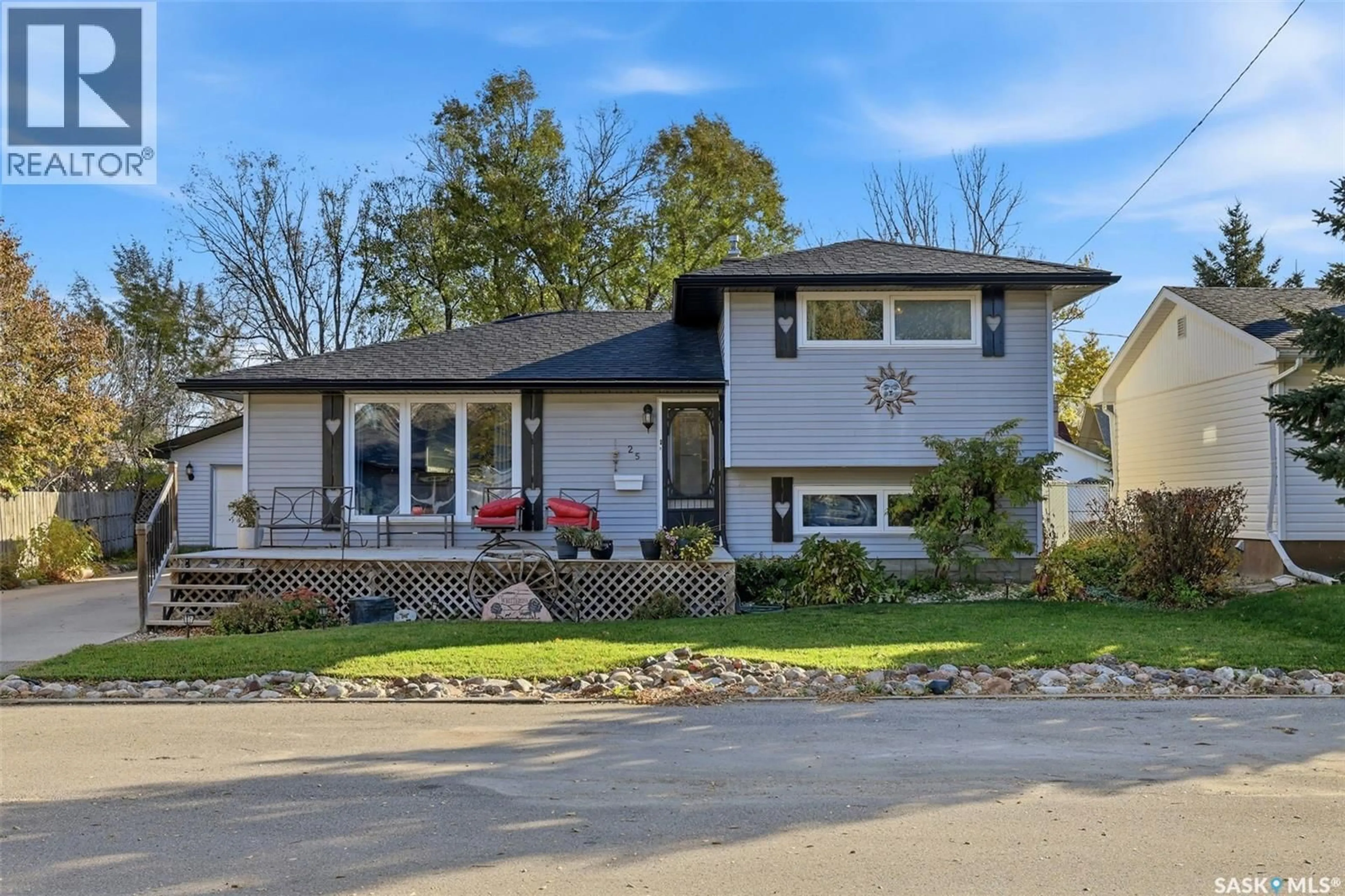 Home with brick exterior material, street for 25 SHORT STREET, Lumsden Saskatchewan S0G3C0