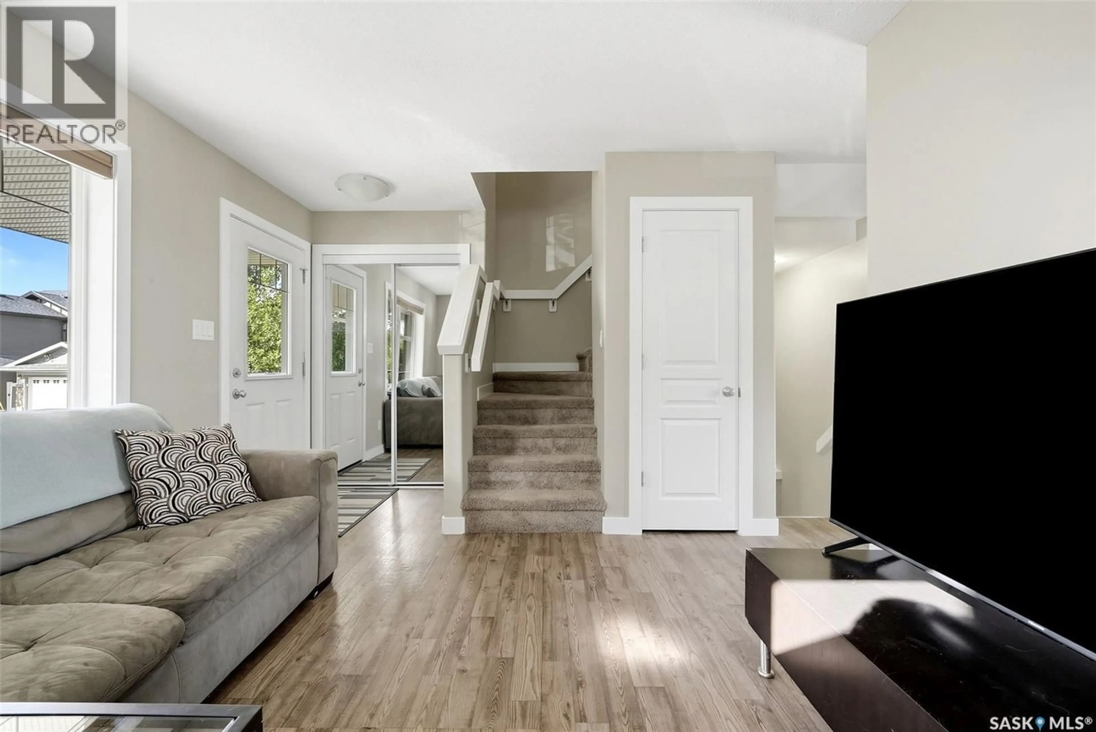 Indoor entryway for 5434 MCCLELLAND DRIVE, Regina Saskatchewan S4W0K7