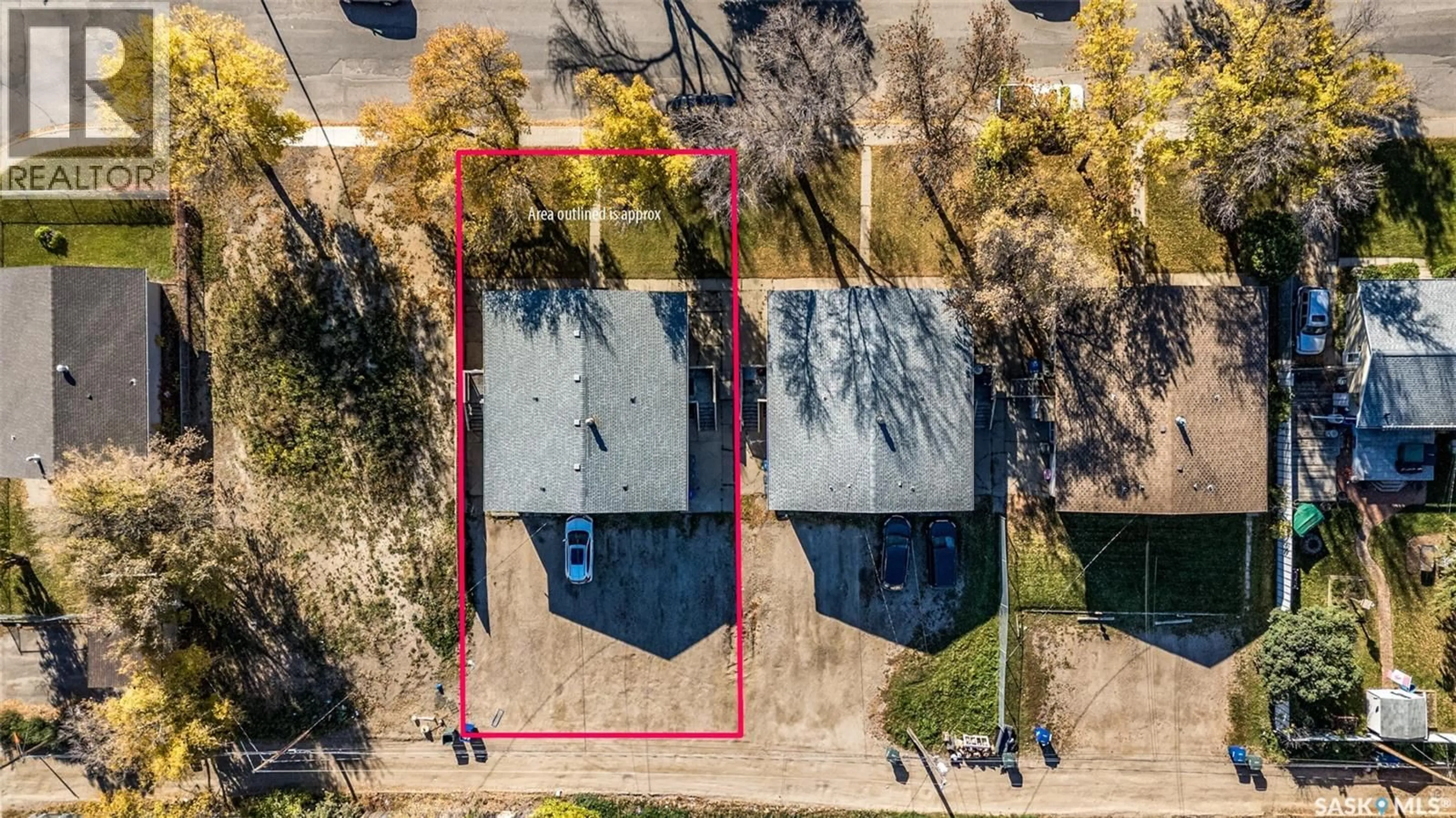 A pic from outside/outdoor area/front of a property/back of a property/a pic from drone, street for 580 26TH STREET, Prince Albert Saskatchewan S6V1V5