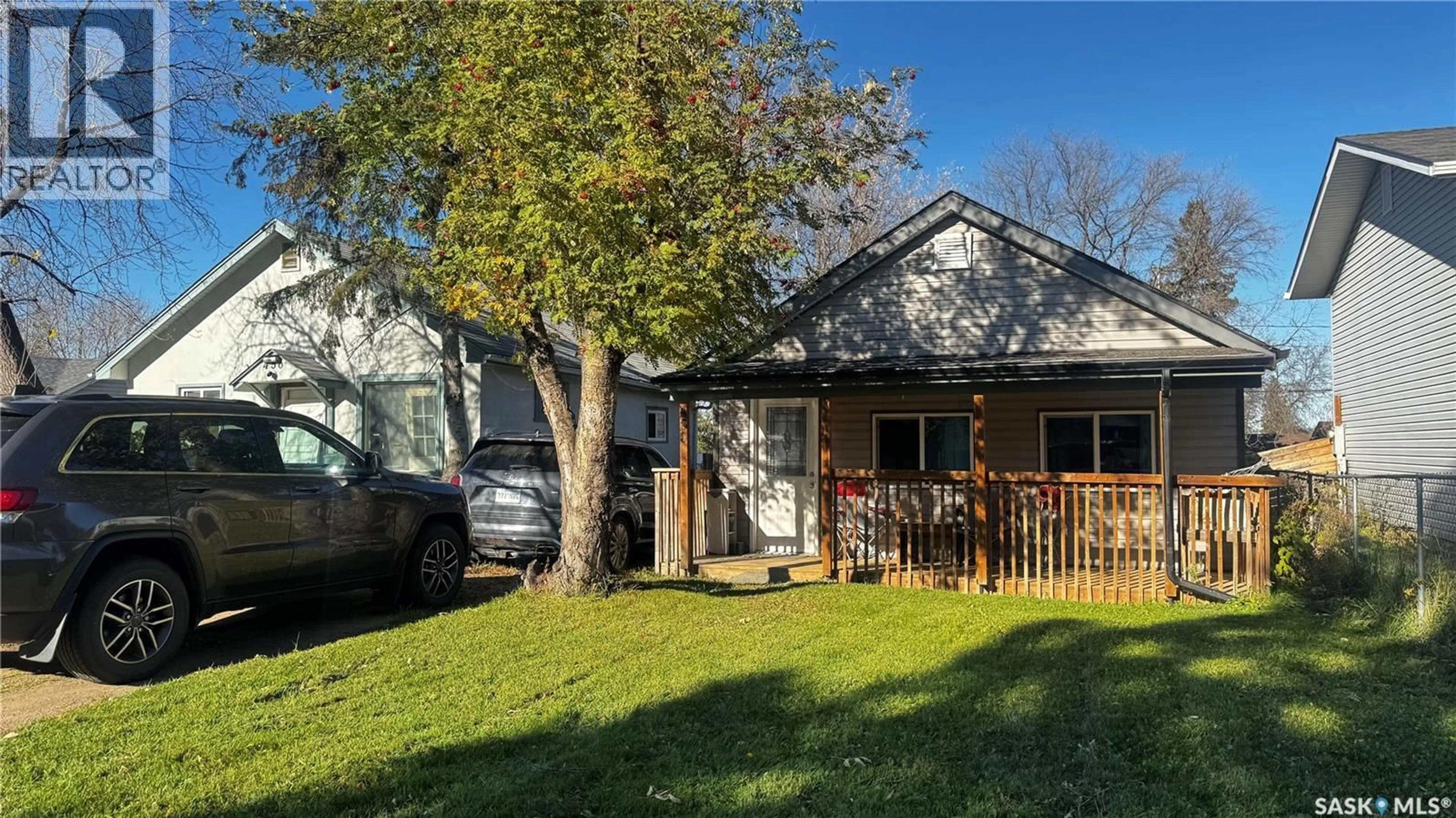 A pic from outside/outdoor area/front of a property/back of a property/a pic from drone, street for 460 21ST STREET, Prince Albert Saskatchewan S6V1M3