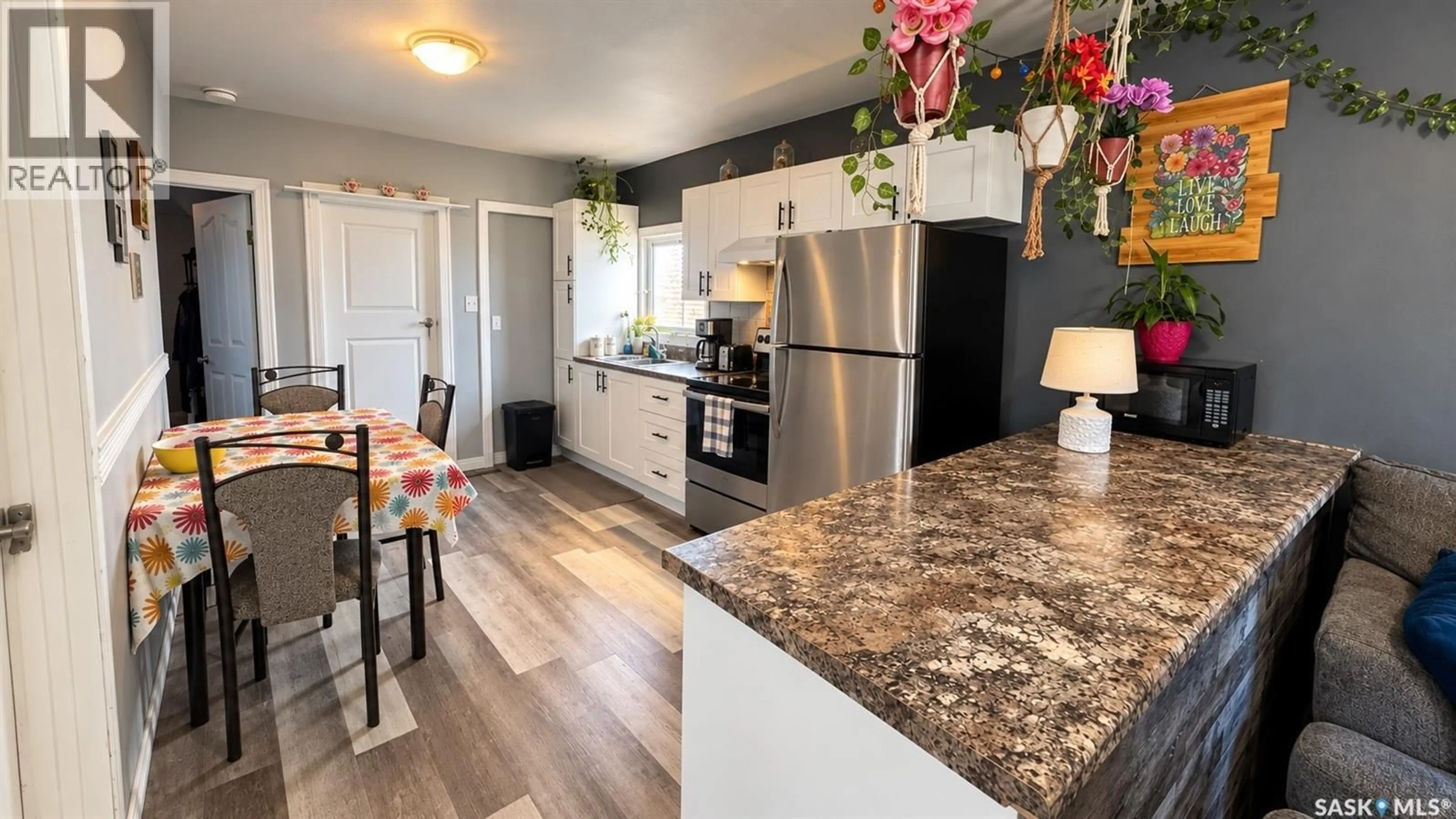 Open concept kitchen, unknown for 460 21ST STREET, Prince Albert Saskatchewan S6V1M3