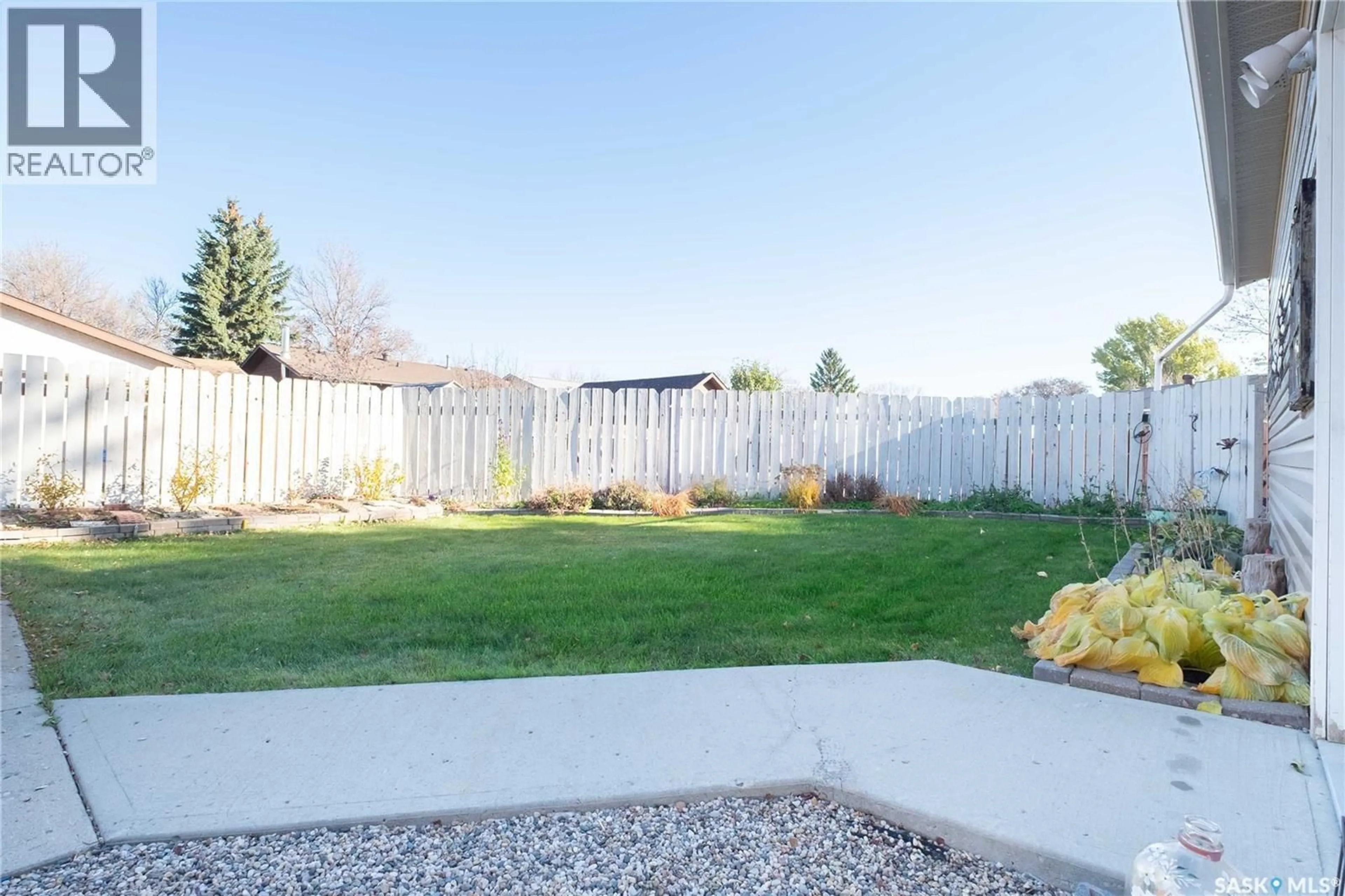 Patio, unknown for 311 BLACK DRIVE, Regina Saskatchewan S4X2Z6