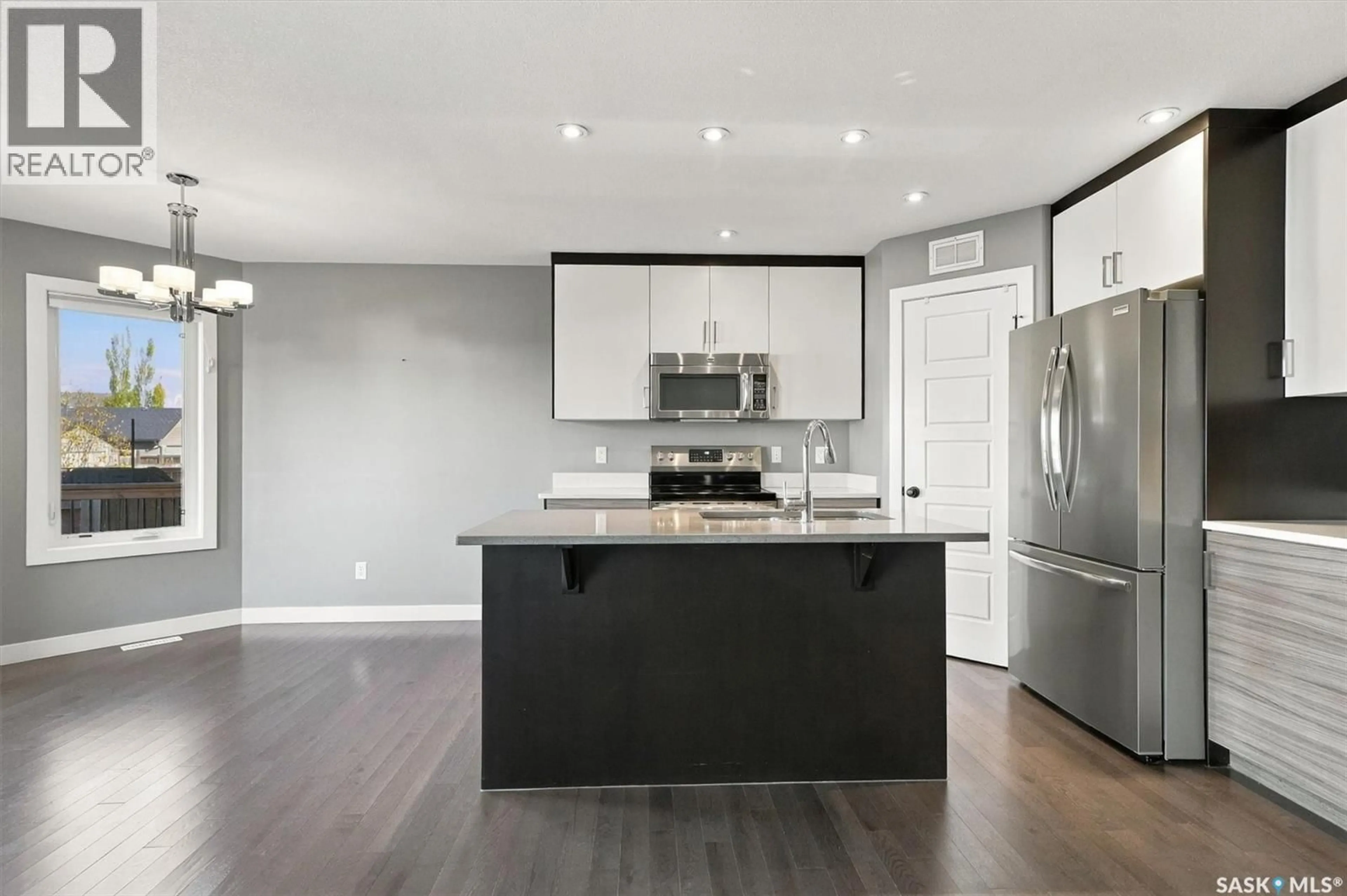 Open concept kitchen, unknown for 319 LANGLOIS WAY, Saskatoon Saskatchewan S7T0M9