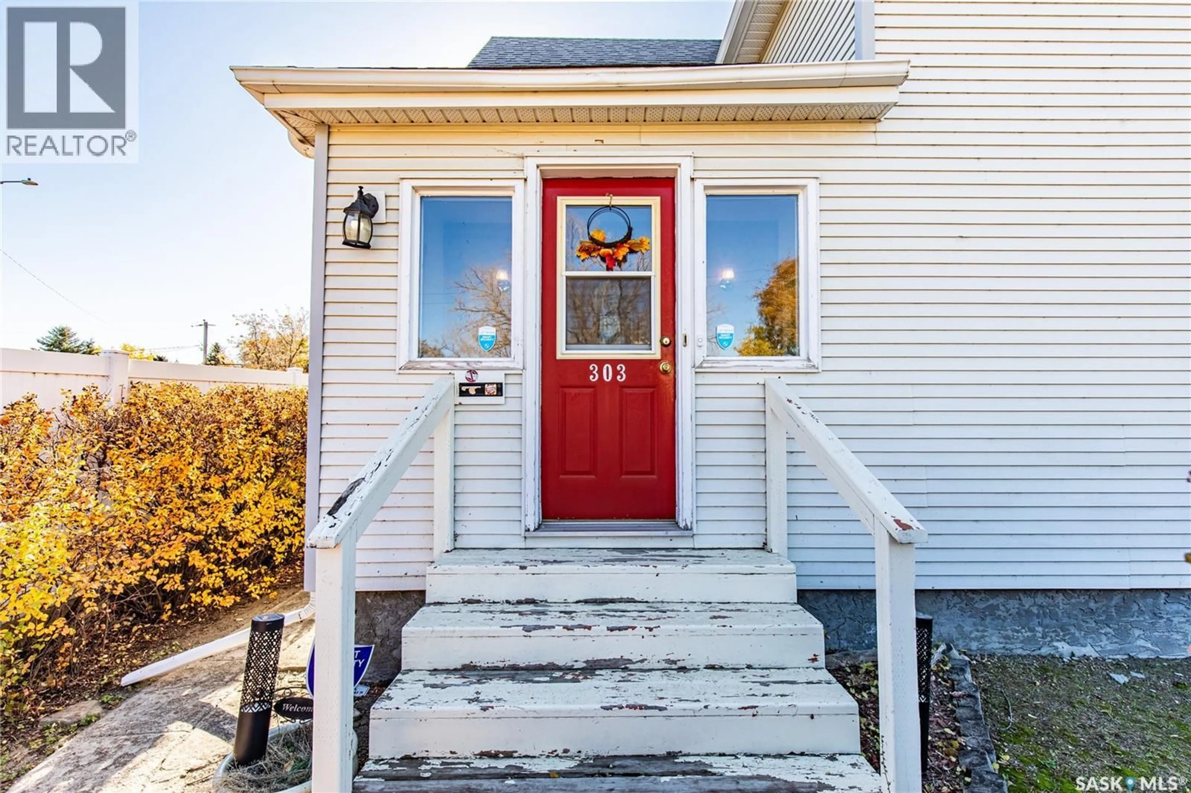 Unknown for 303 LILLOOET STREET, Moose Jaw Saskatchewan S6H4Z3