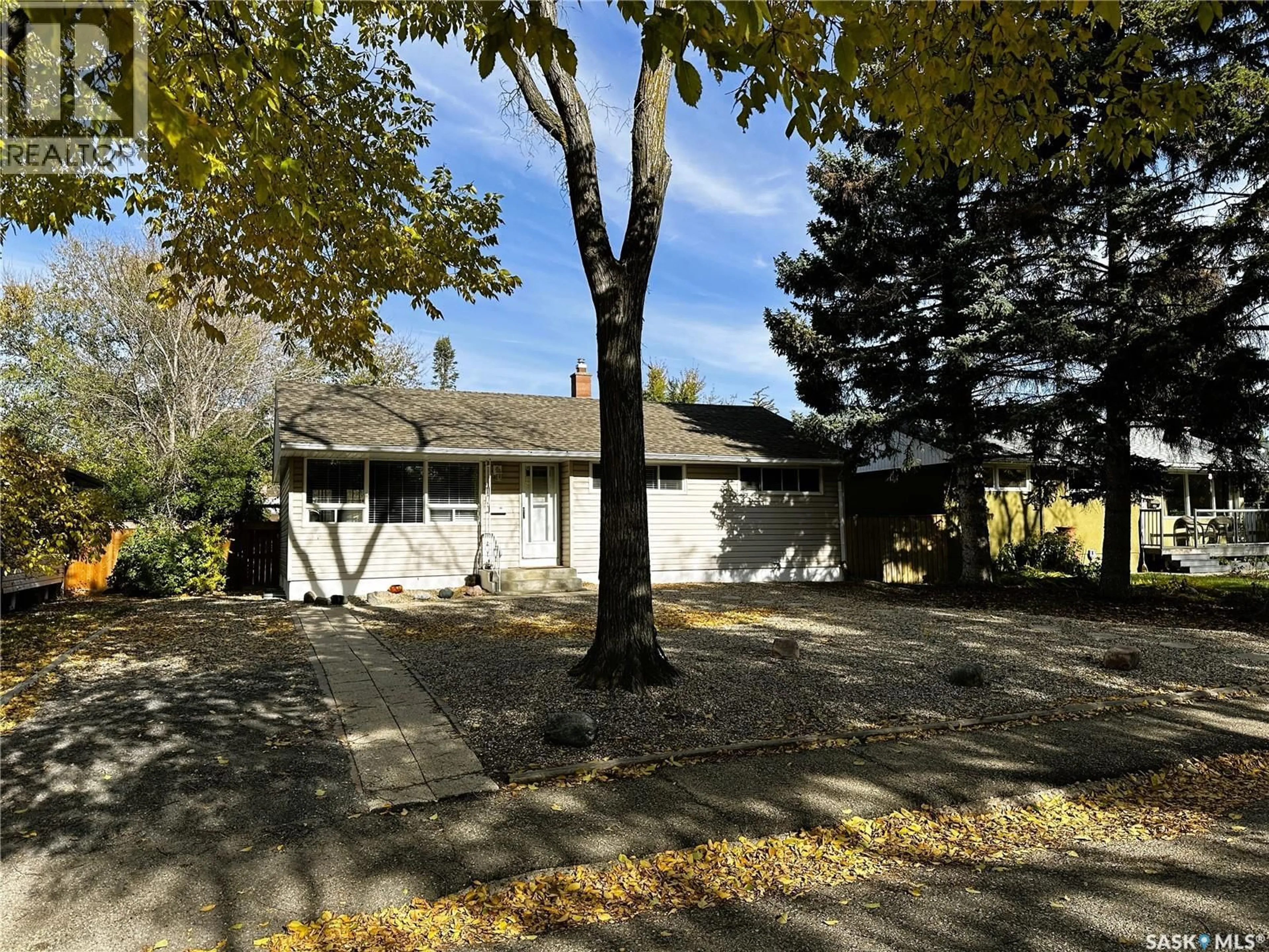 A pic from outside/outdoor area/front of a property/back of a property/a pic from drone, street for 3818 NORMANDY AVENUE, Regina Saskatchewan S4S0Y3