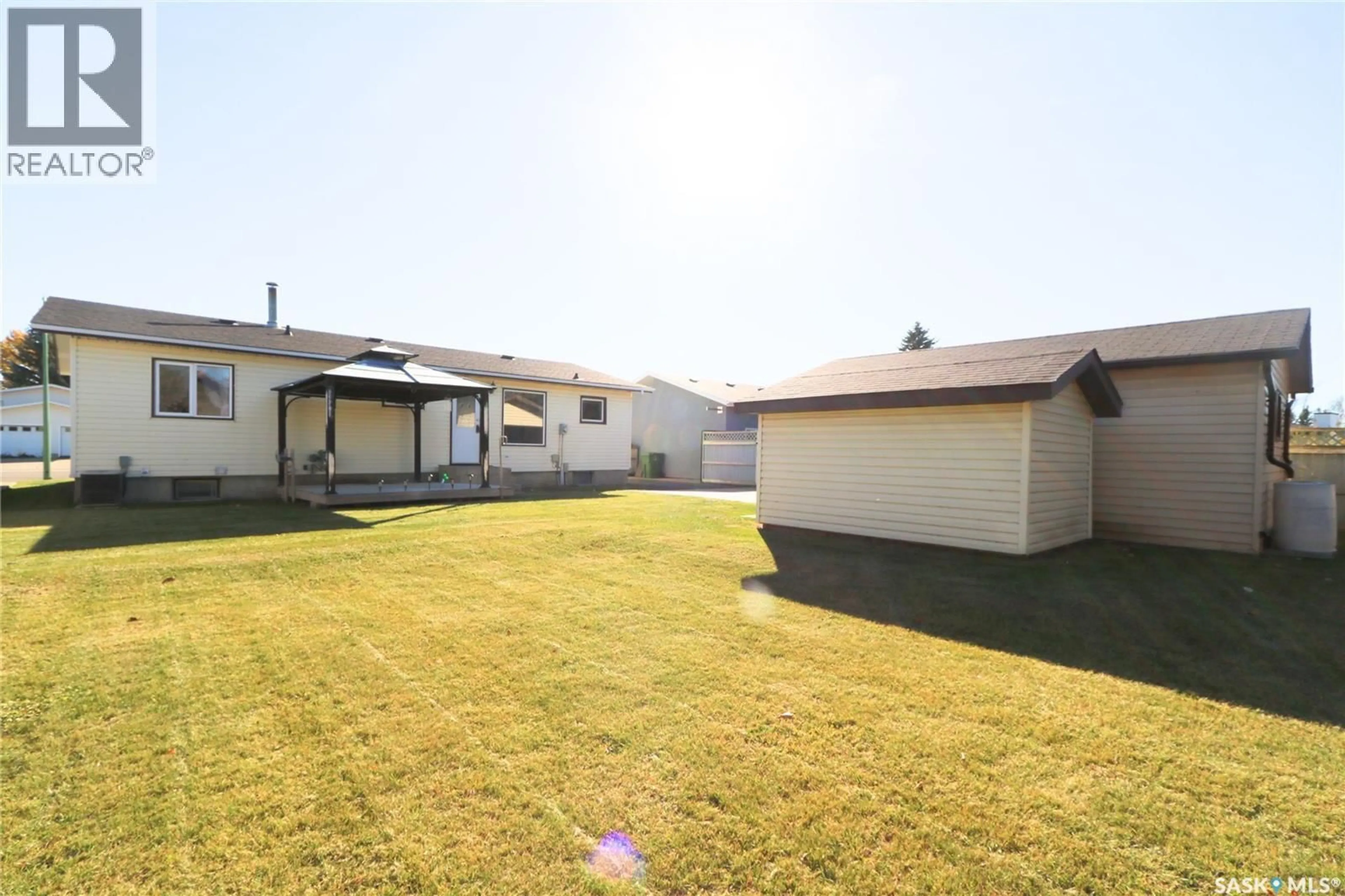 Patio, unknown for 180 MCBURNEY DRIVE, Yorkton Saskatchewan S3N3M4