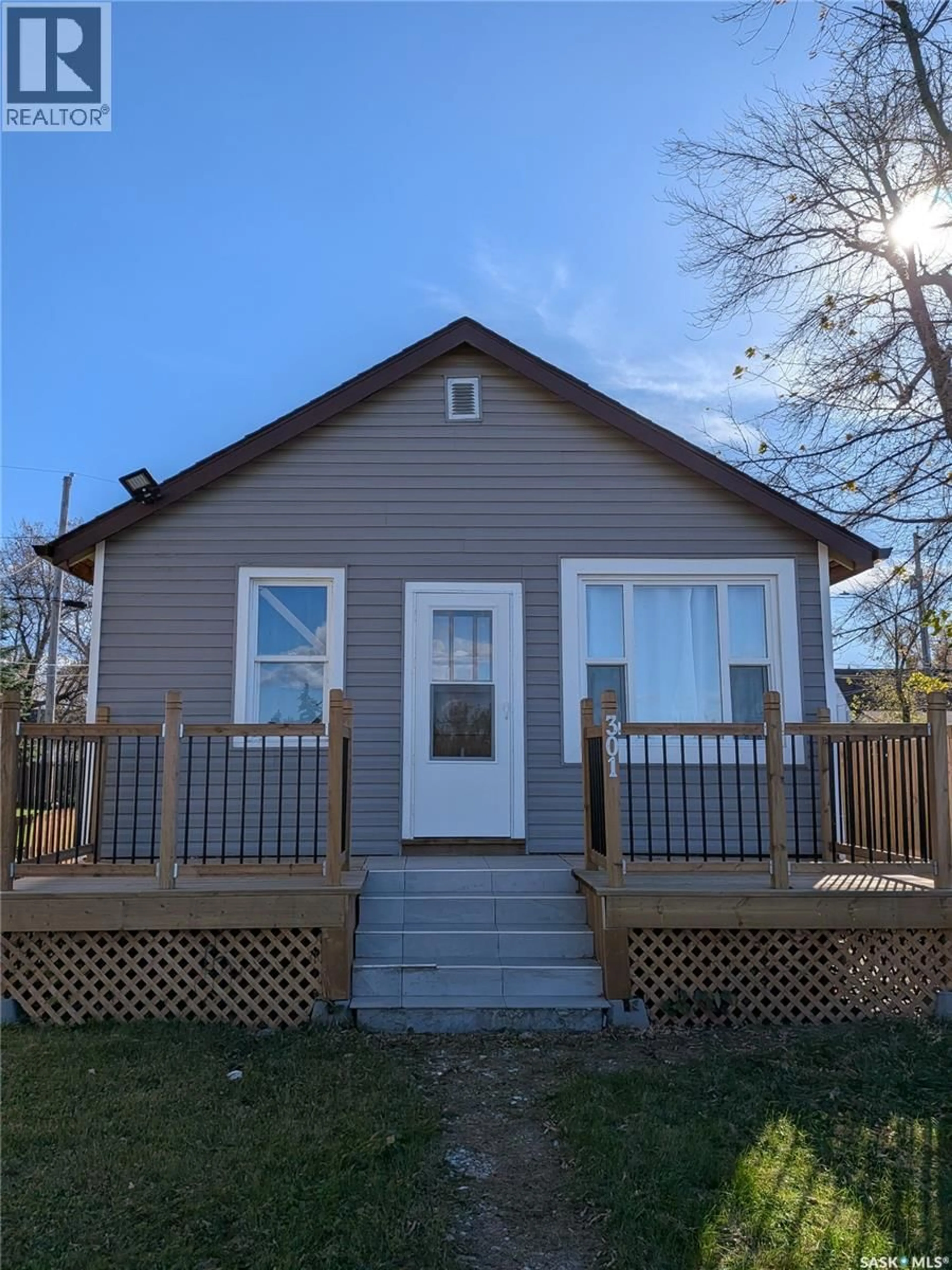 Home with vinyl exterior material, unknown for 301 RIVER STREET, Prince Albert Saskatchewan S6V0A3