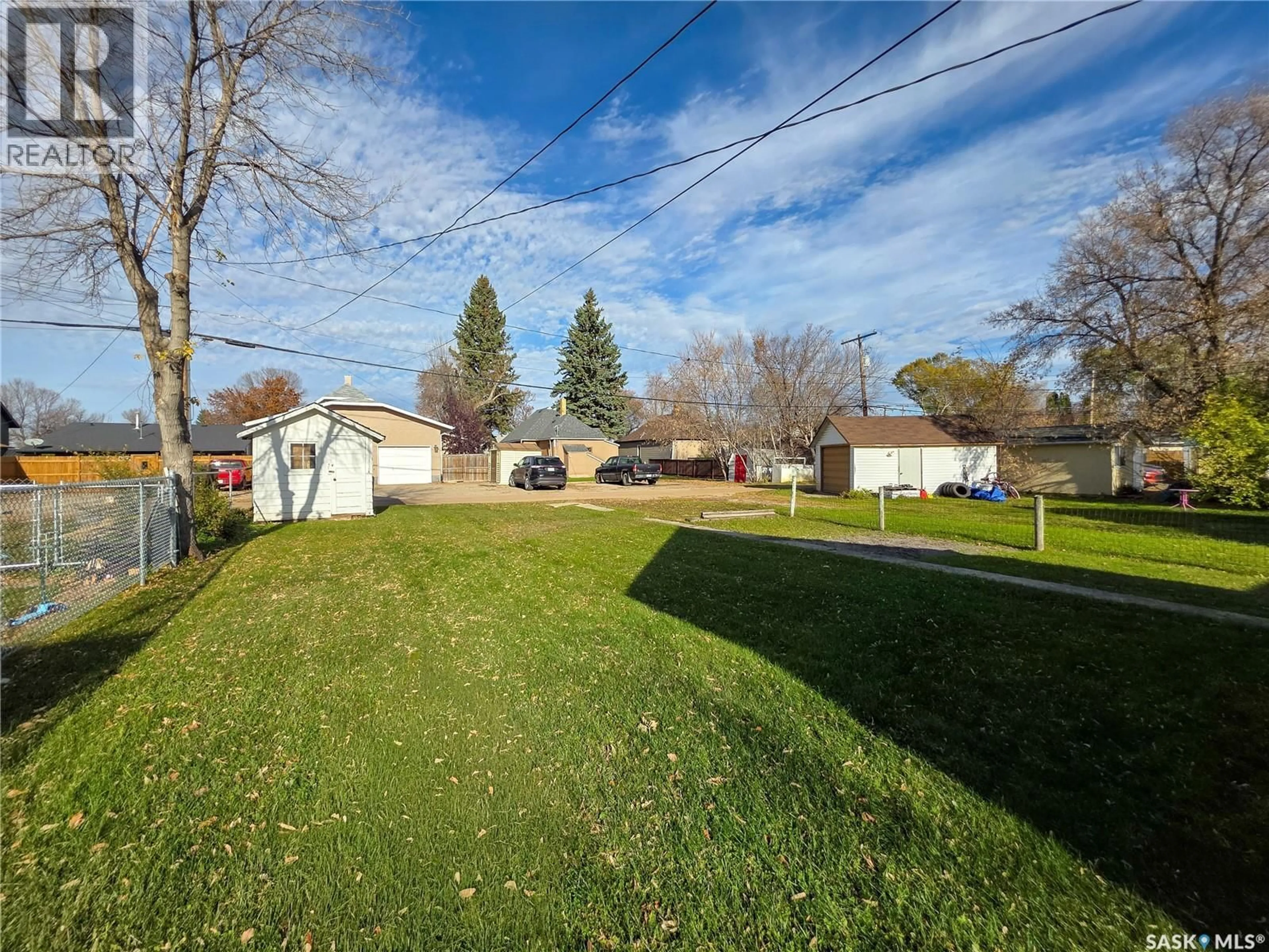 A pic from outside/outdoor area/front of a property/back of a property/a pic from drone, street for 142 5TH AVENUE, Melville Saskatchewan S0A2P0